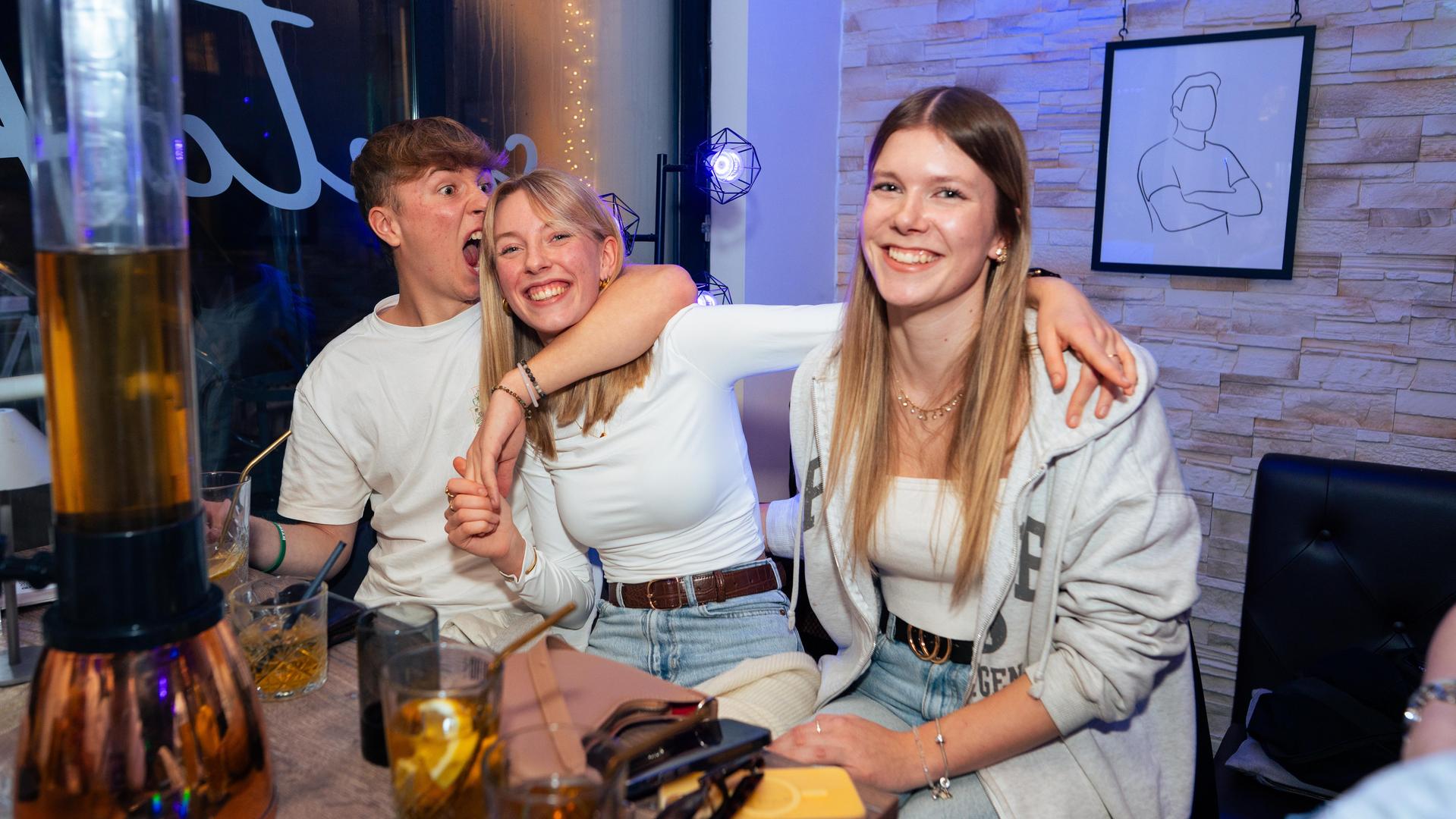 Am Freitag habt ihr beim Feiern in der SantoRino Bar ordentlich Gas gegeben. (Bild: Hannes Stock)