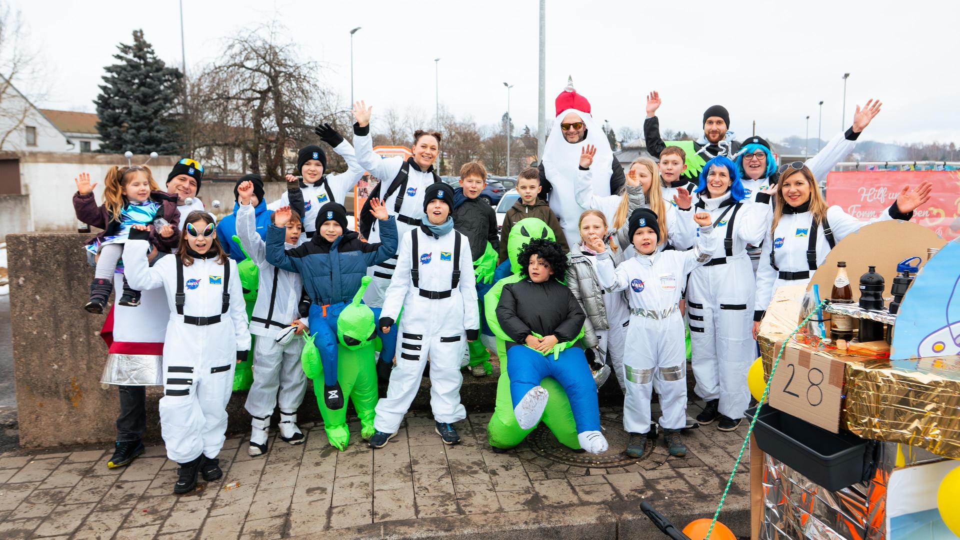 Am Sonntag wurde es bunt beim Pressather Faschingszug. (Bild: Hannes Stock)