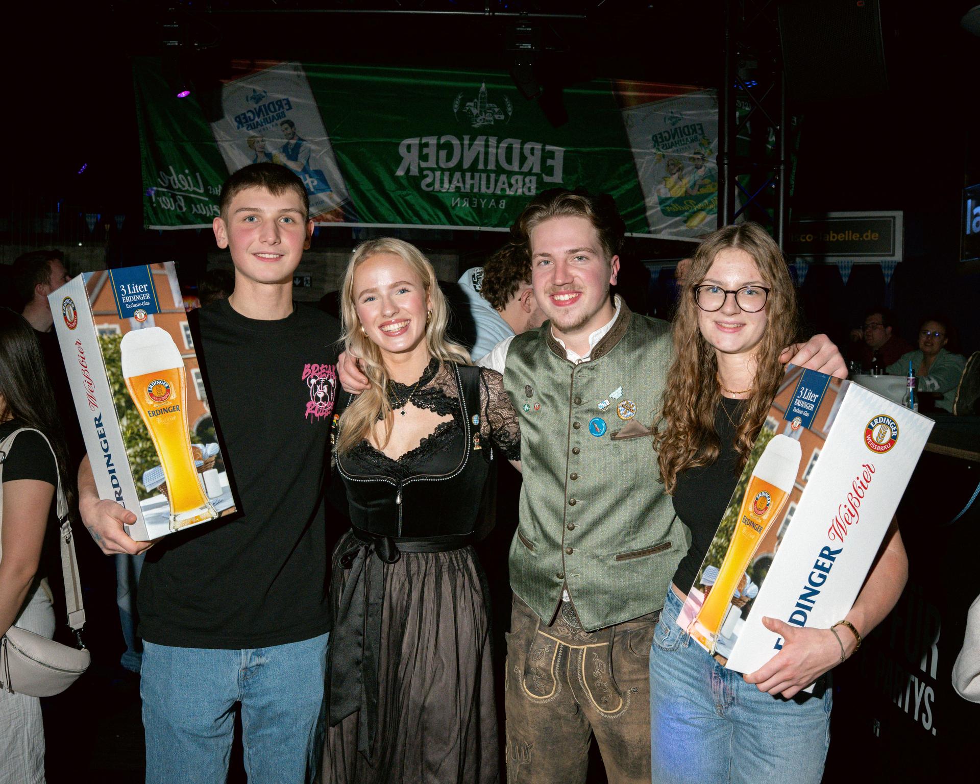 Bilder von der Bayern-Party im LaBelle in Waidhaus. (Bild: simerl)