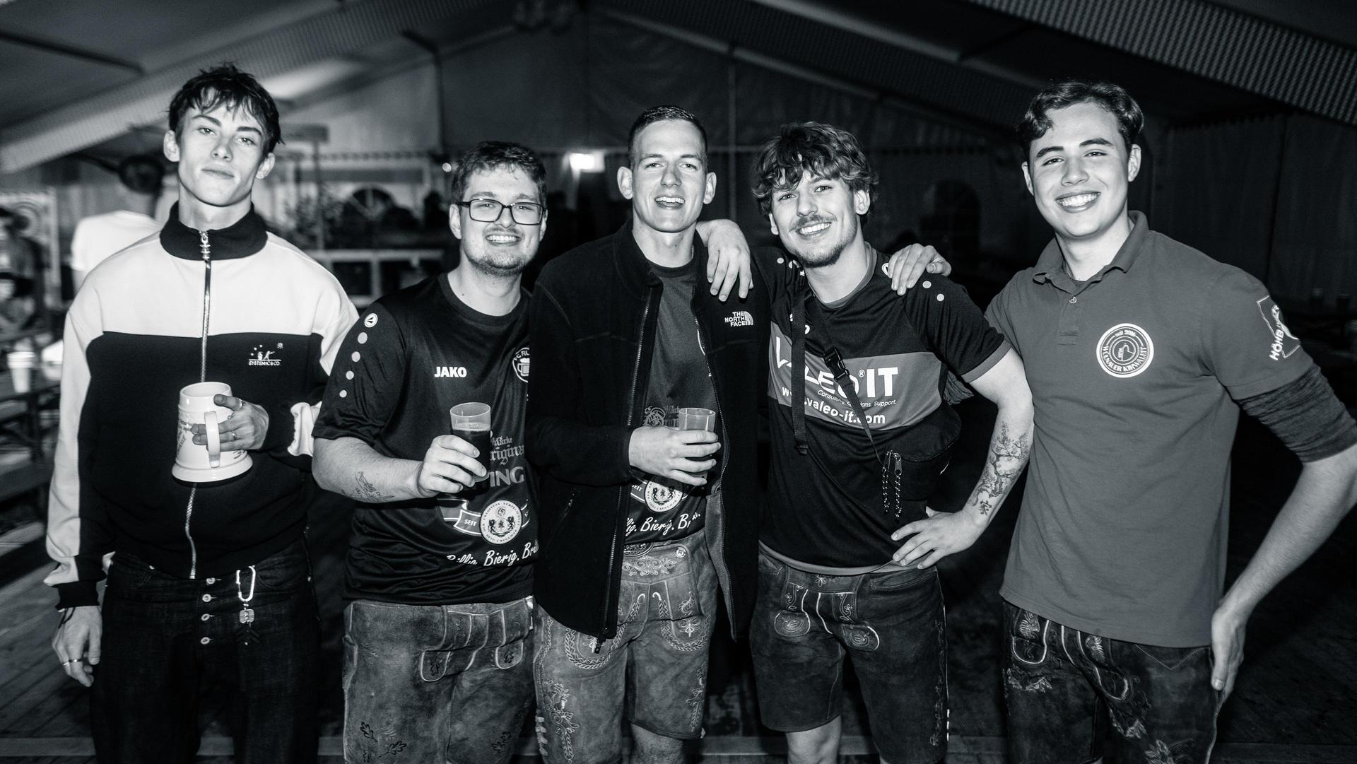 Bilder vom Freitagabend zur Kirwa in Luhe-Wildenau. (Bild: Hannes Stock)