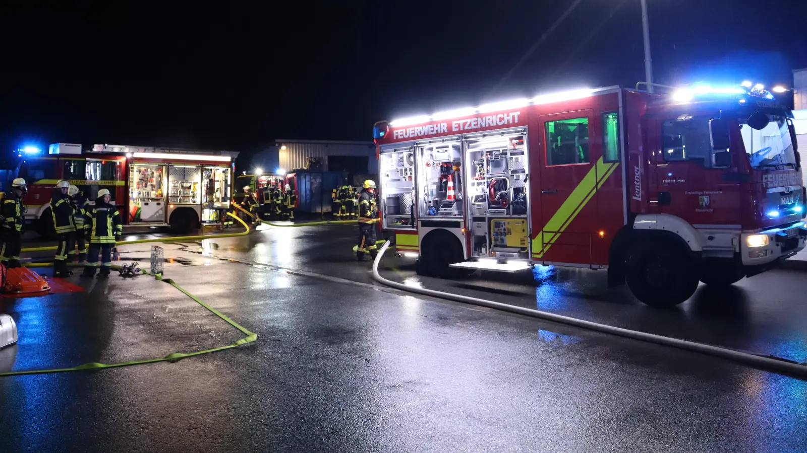 In Oberwildenau fand eine groß angelegte Einsatzübung der Feuerwehr statt. (Bild: Alexander Kleber)