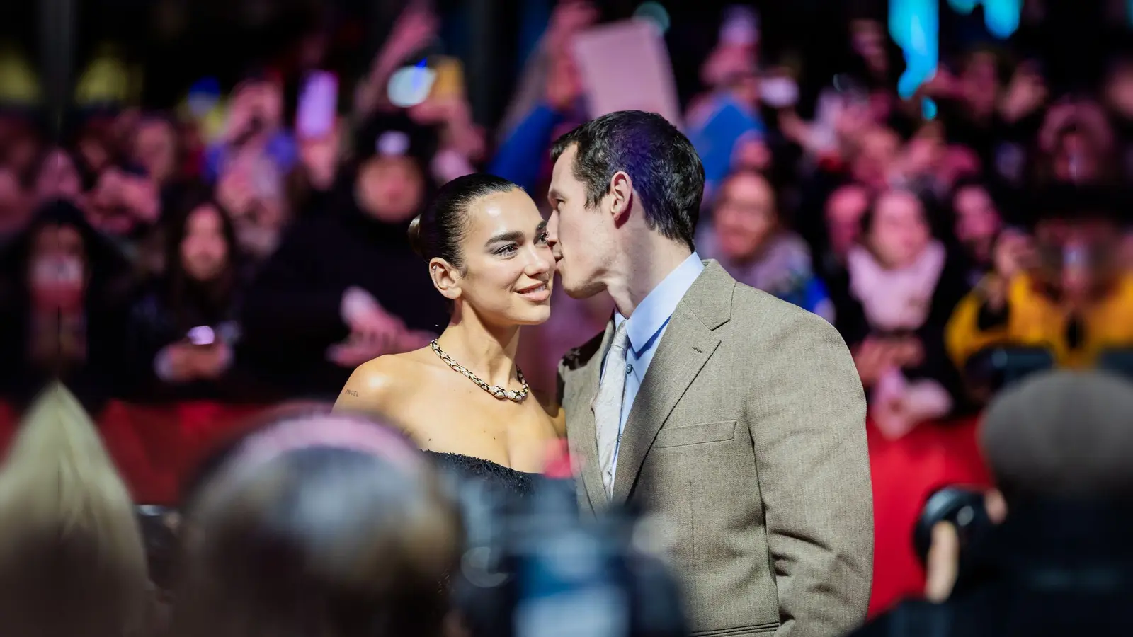 In Palermo laufen die Vorbereitungen für die große Party von Dua Lipa und Callum Turner. (Symbolbild) (Bild: Christoph Soeder/dpa)