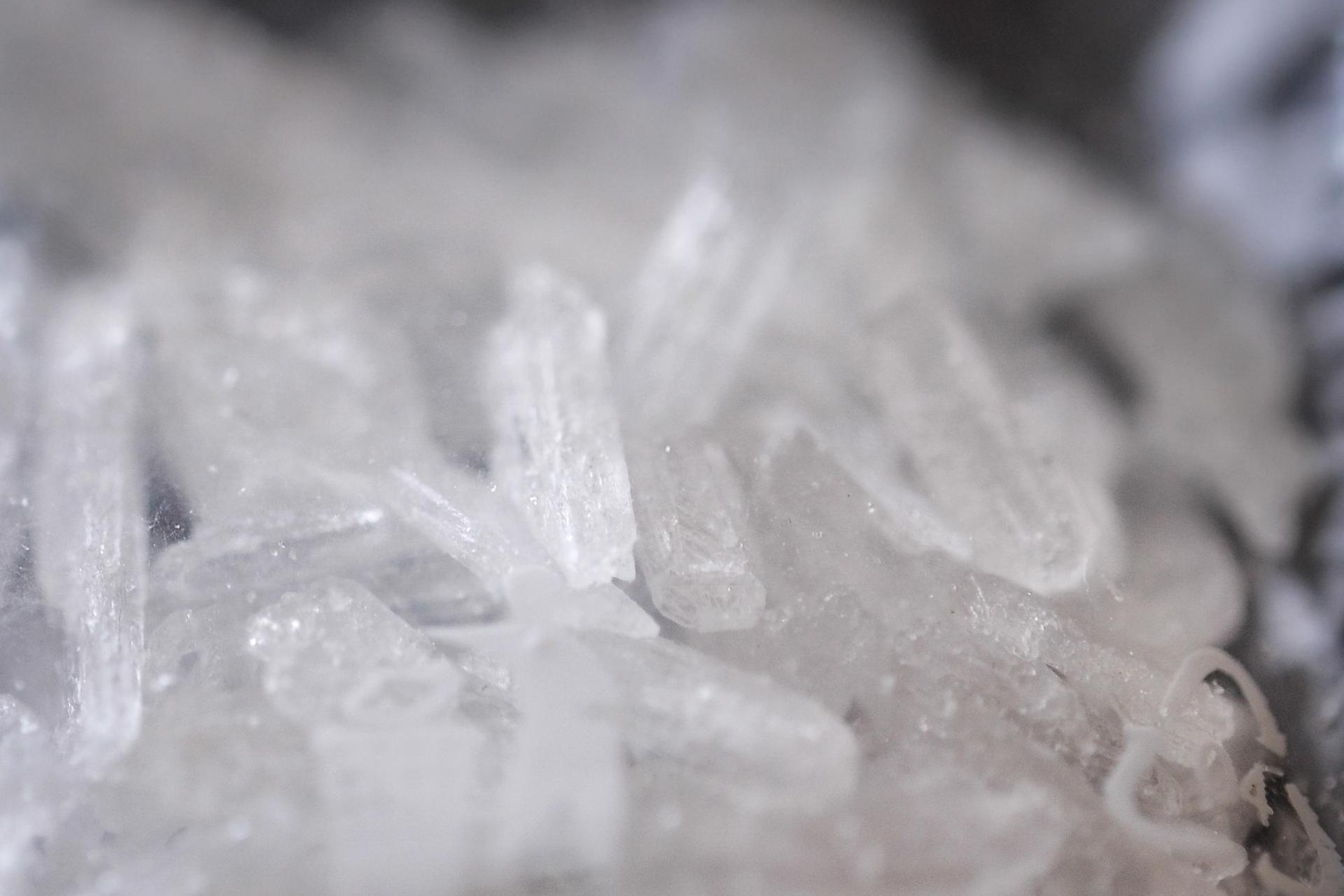 Drogen hatte ein Mann aus Tirschenreuth dabei, der am Grenzübergang Schirnding kontrolliert wurde. (Symbolbild: David-Wolfgang Ebener/dpa)