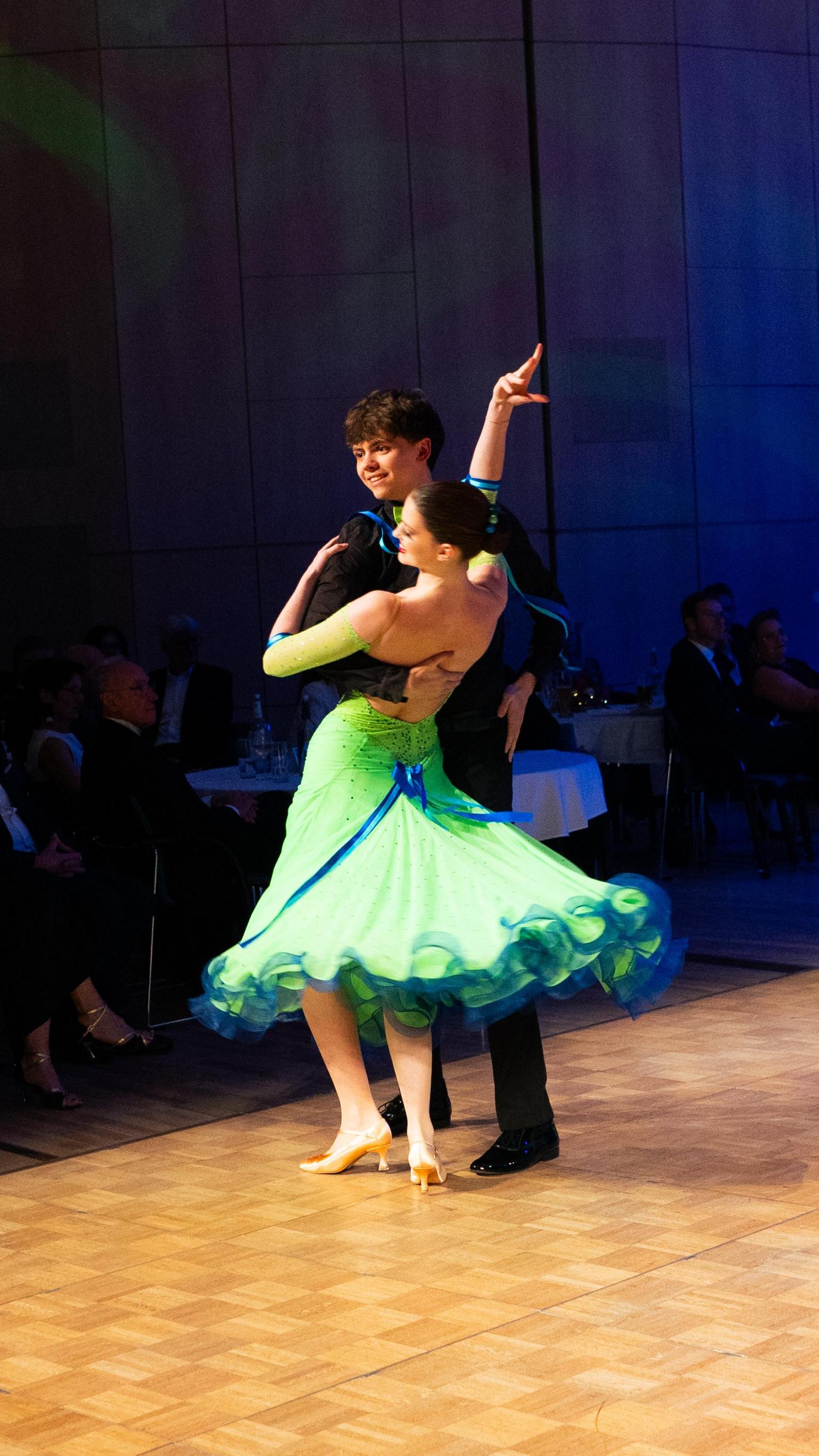 Am Samstag wurde es in der Weidener Max-Reger-Halle außergewöhnlich festlich. (Bild: Hannes Stock)