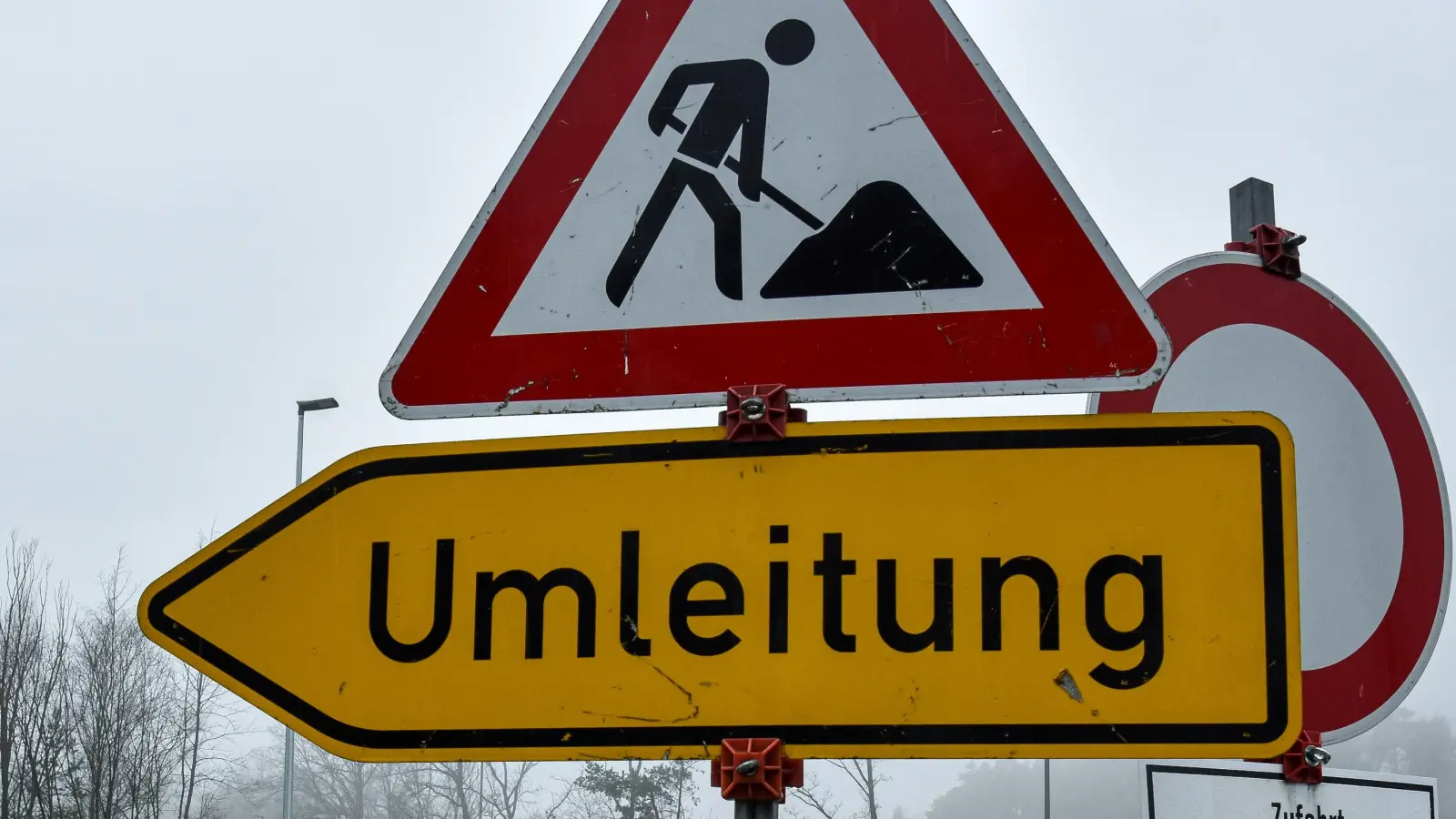 Die Erneuerung der Brücke der NEW2 über die B470 tritt in die finale Phase. Deshalb wird die NEW2 vom 19. Oktober bis 13. November voll gesperrt. (Symbolbild: Stephan Huber)