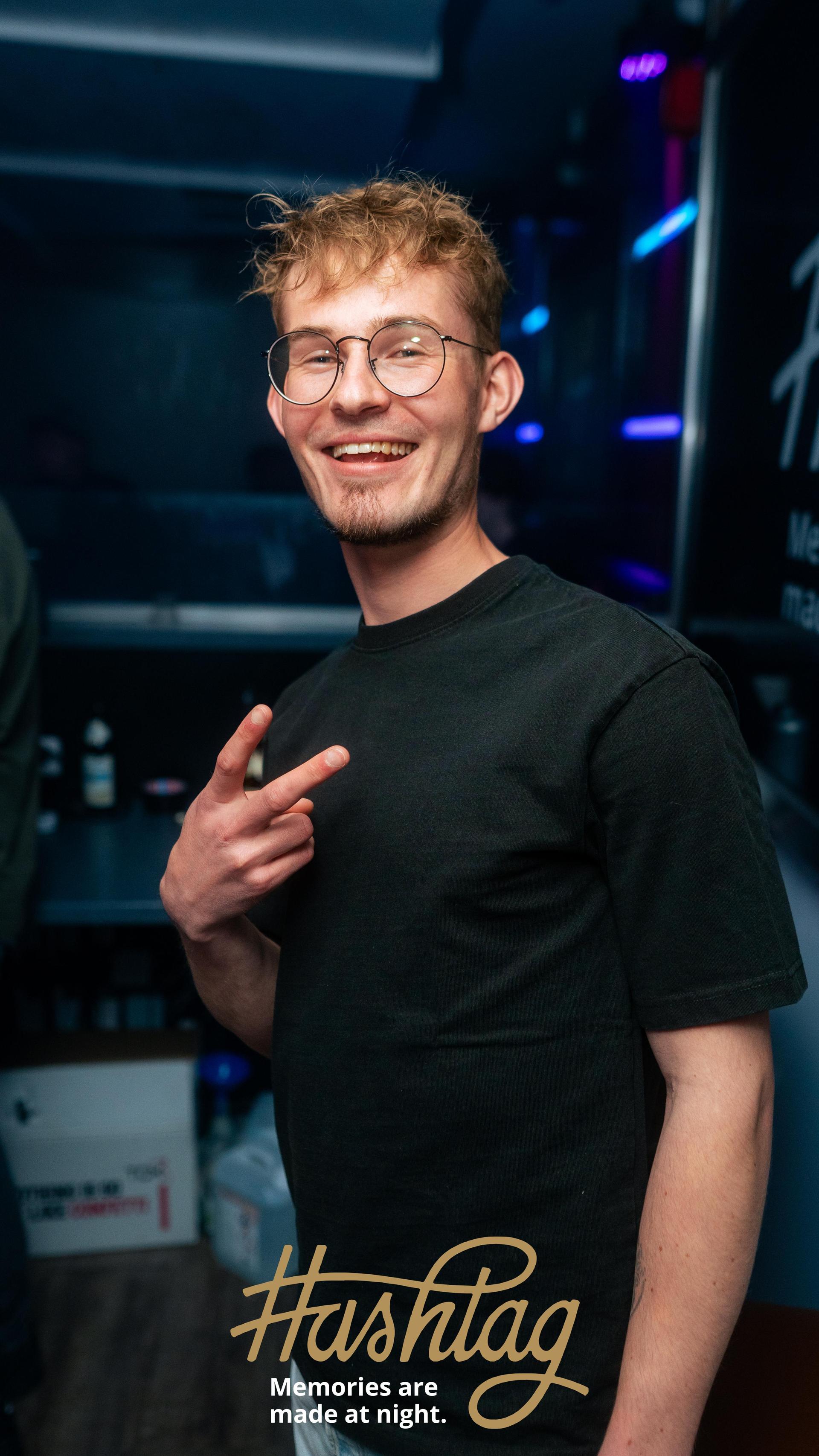 Im Hashtag haben euch am Freitag zwei neue, junge DJs eingeheizt: DJ Feco und DJ Whitekk. (Bild: Hannes Stock)