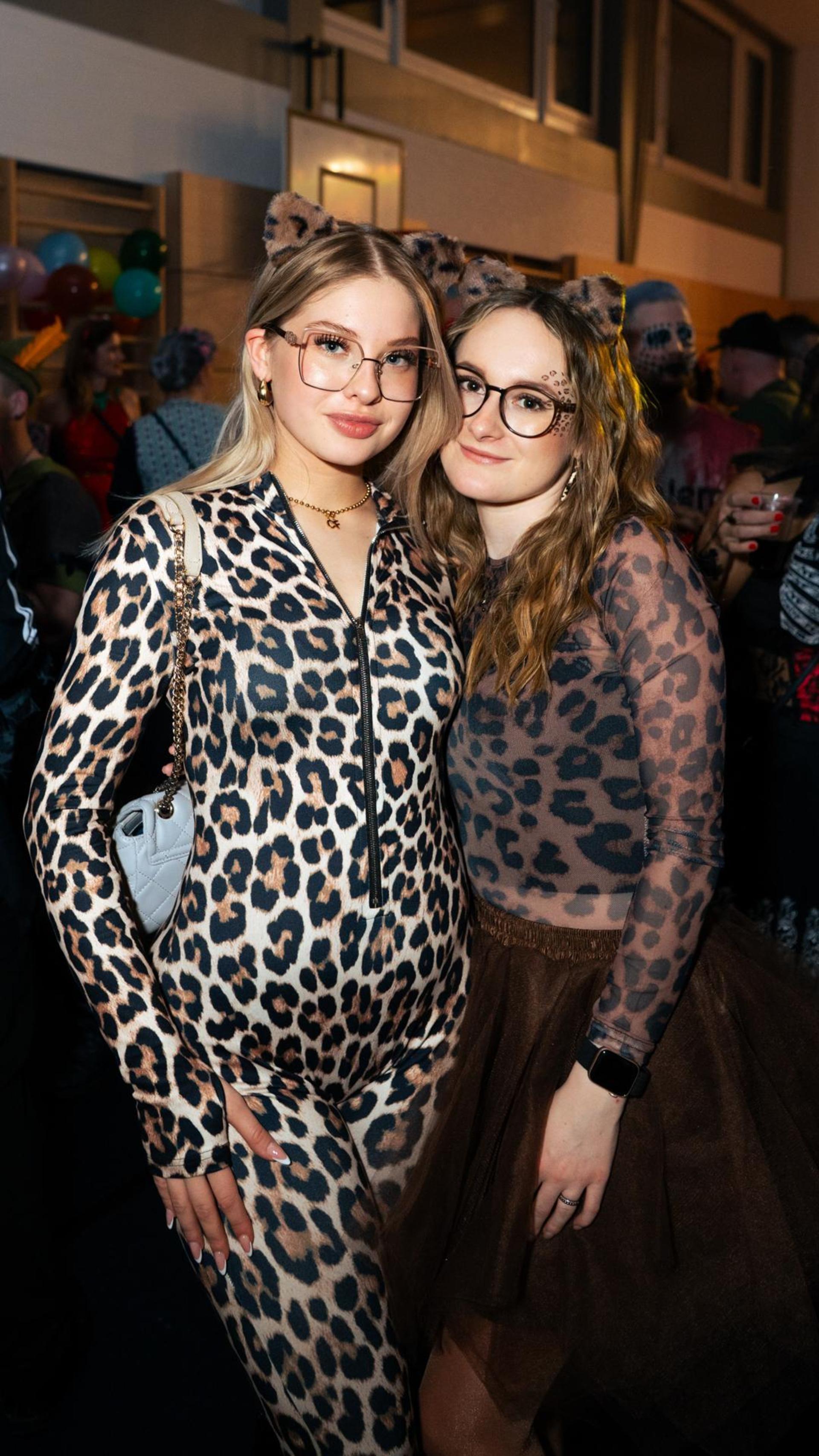 Am Sportlerball in Schirmitz gings mit Vollgas weiter im Faschingstreiben.  (Bild: Hannes Stock)