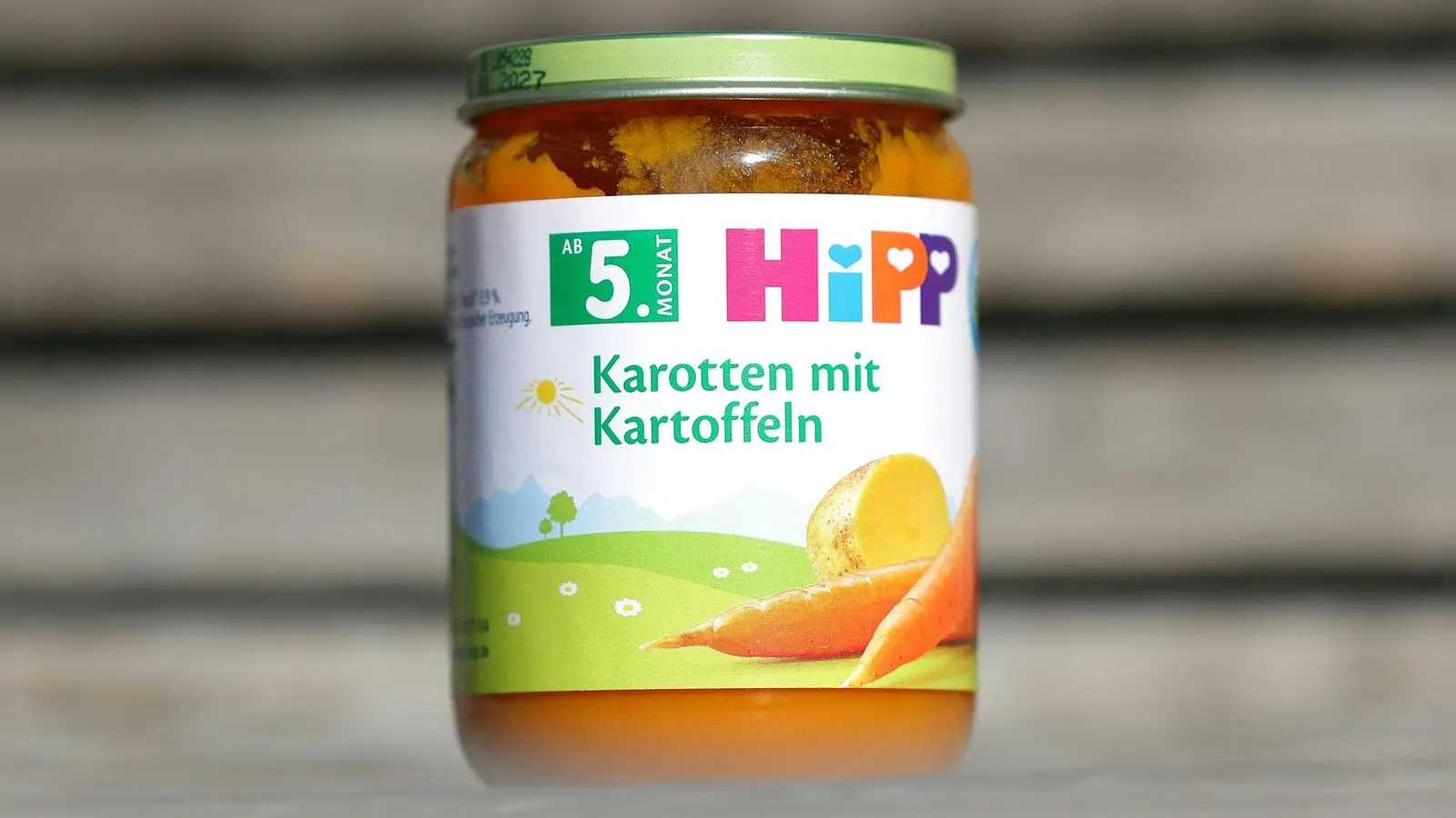 Nach einem möglicherweise vergifteten Glas wird weiterhin gesucht. (Symbolbild: Tobias Steinmaurer/APA/dpa)