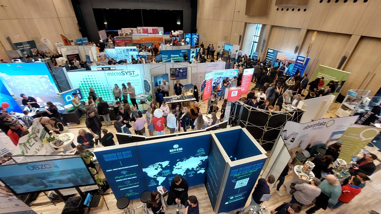 Die Ausbildungsmesse Nordoberpfalz steht am Samstag, 21. März, in der Max-Reger-Halle wieder auf dem Programm. (Archivbild: Kunz)