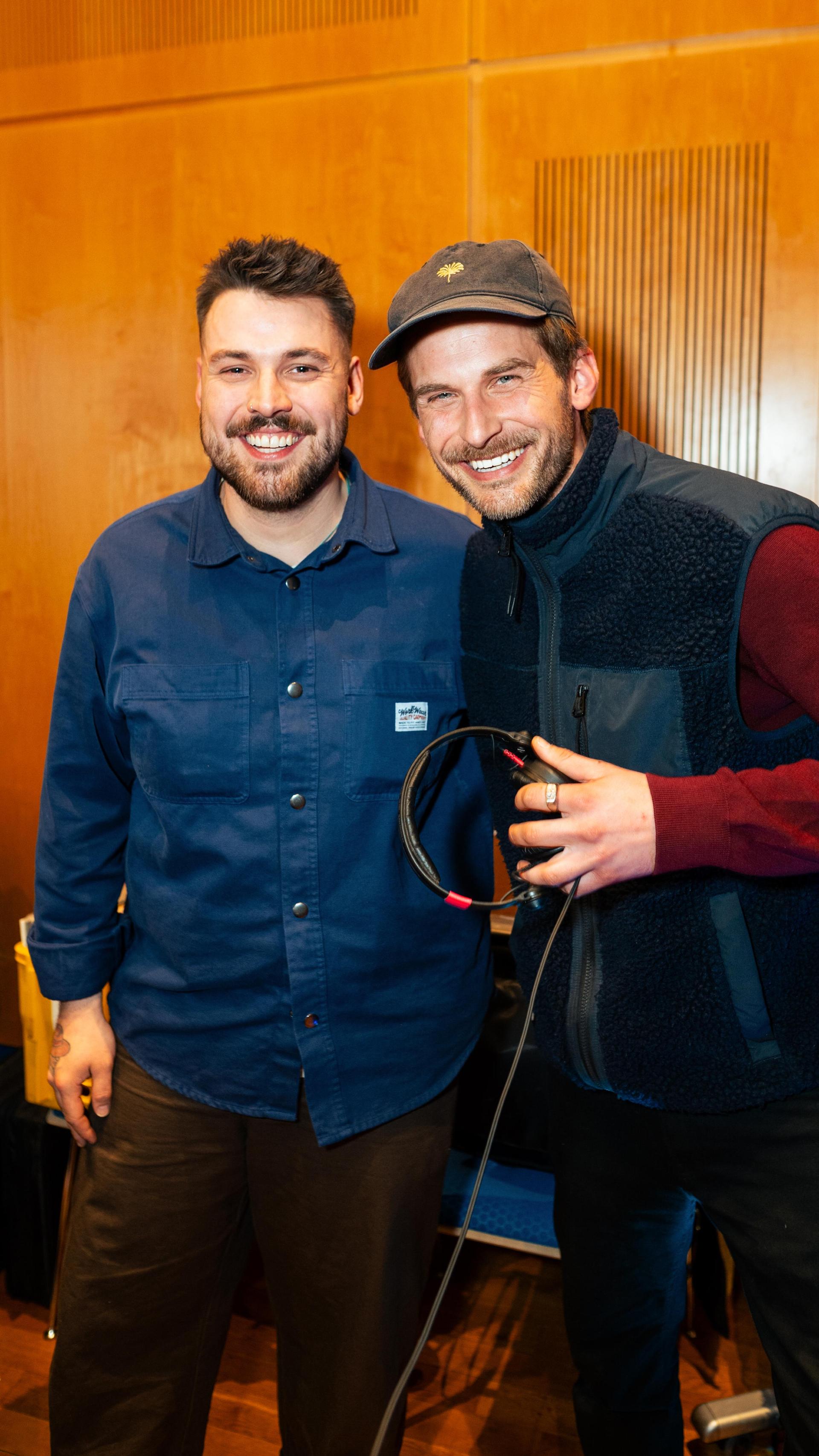 Beim Nachtflohmarkt am Freitag in Neustadt/WN herrschte bis 22 Uhr reges Treiben. (Bild: Hannes Stock)