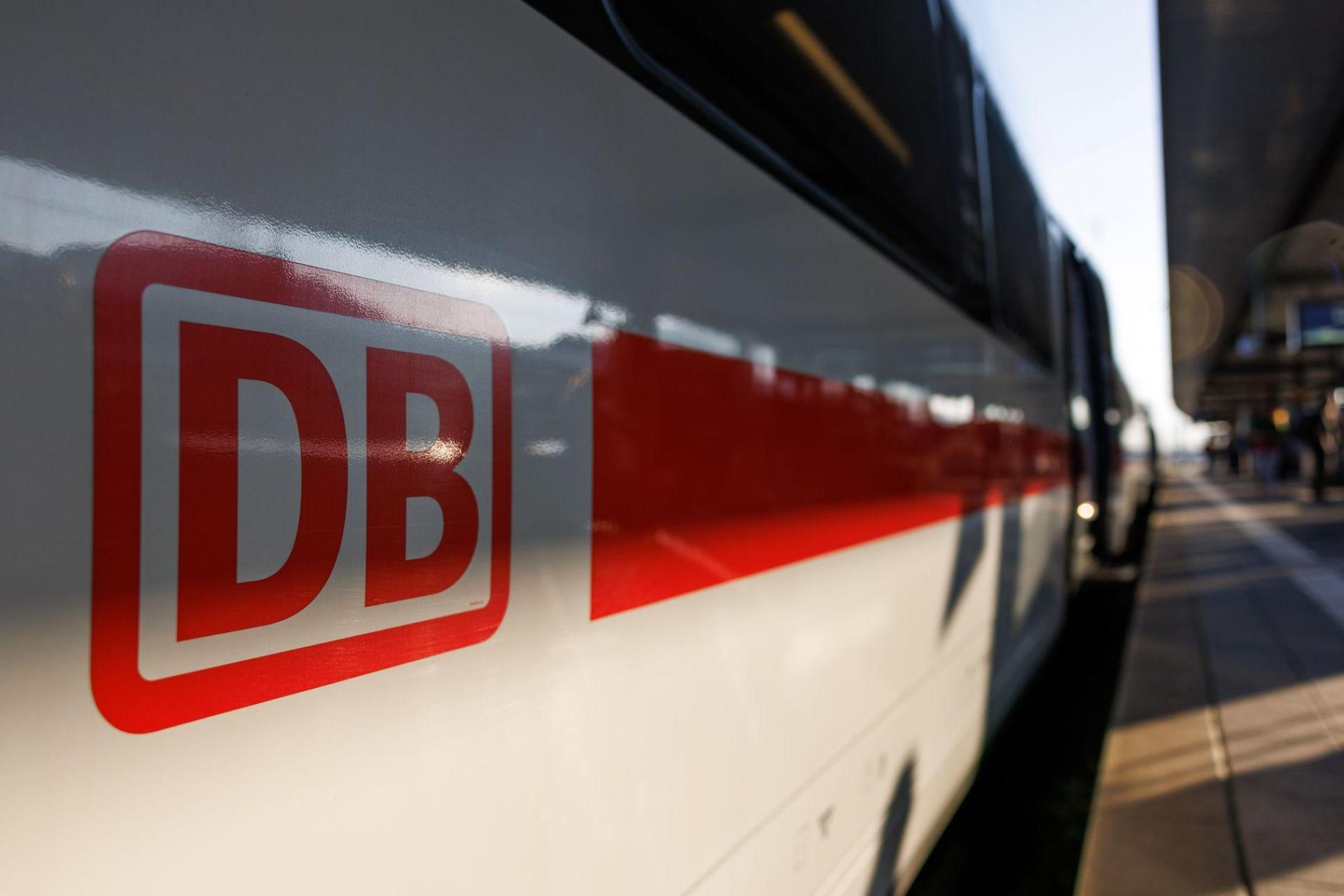 Mutter in Nürnberg, Tochter in Berlin: Eine Bahnreise wurde für eine Familie zur ganztägigen Odyssee (Symbolbild). (Bild: Daniel Karmann/dpa)