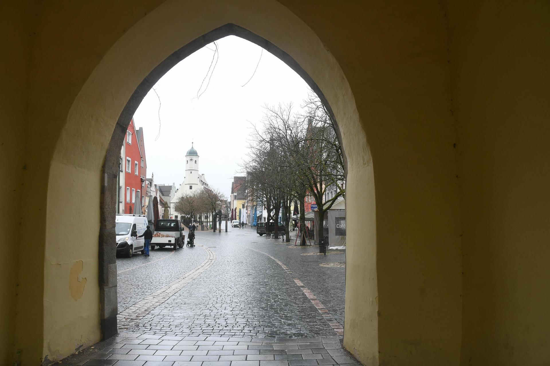Wie bleibt Weiden langfristig attraktiv für junge Menschen? Und was muss sich in der Altstadt tun? Darüber diskutierten die OB-Kandidat*innen am Dienstagabend. (Archivbild: Gabi Schönberger)