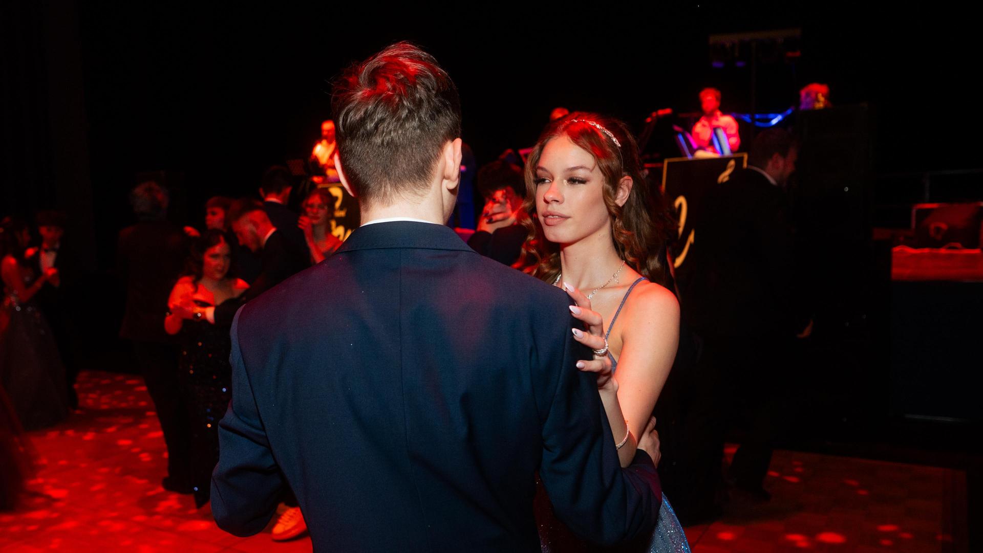 So war der Abschlussball der Realschulen in Weiden. (Bild: Hannes Stock)