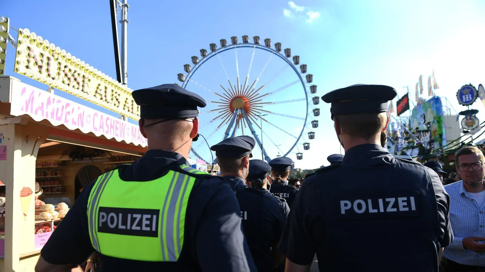 Die Polizei ermittelte zu den Umständen des Todes.  (Archivbild: Felix Hörhager/dpa)