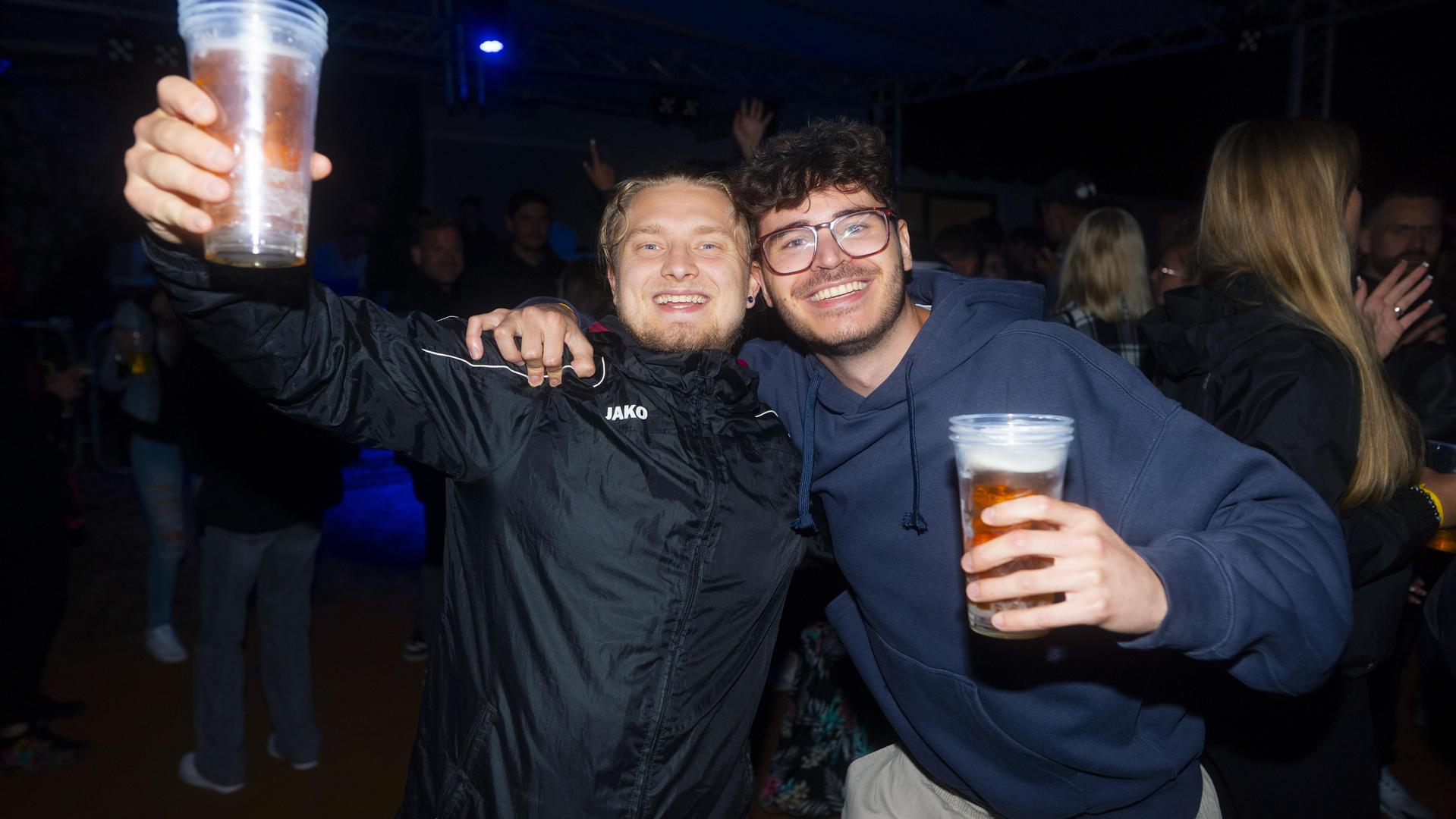 Impressionen von der Beach Party in Schirmitz. (Bild: Hannes Stock)