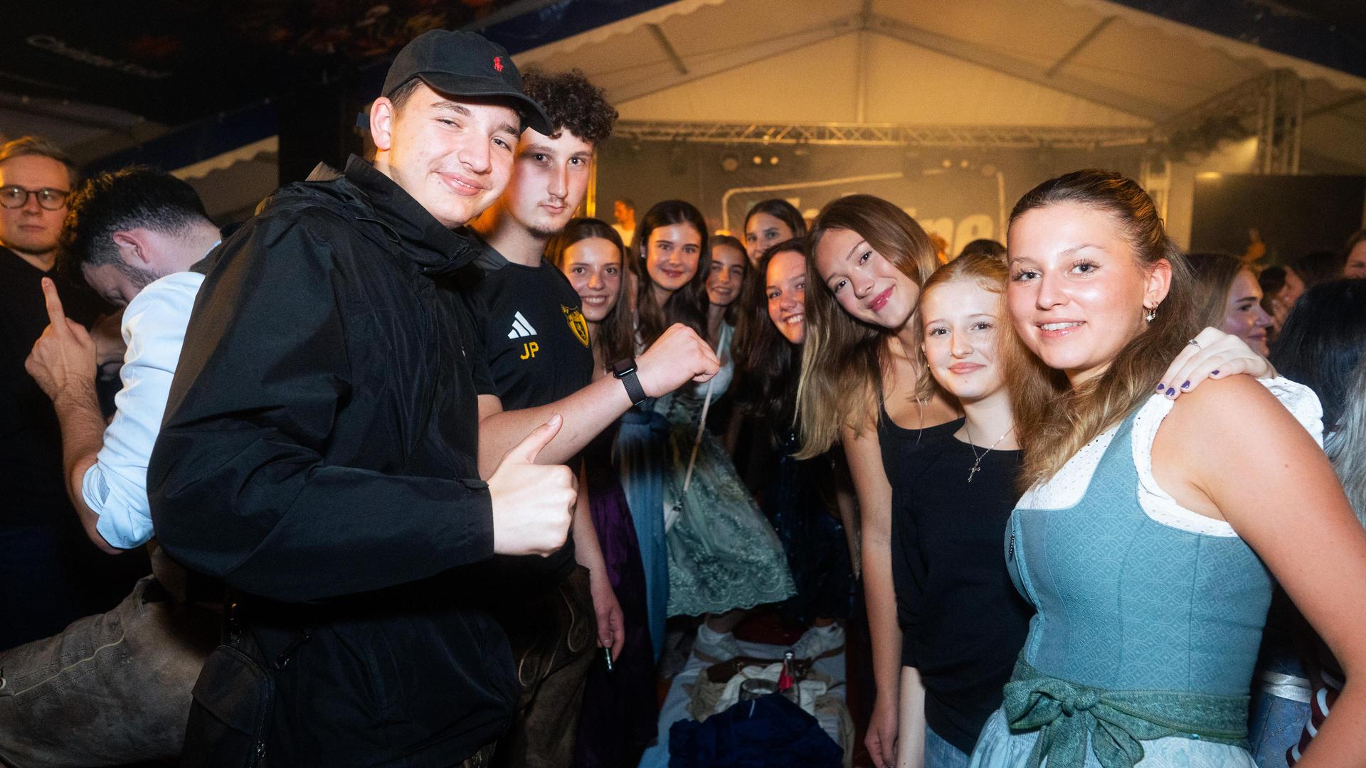 Die Bilder vom Freitag auf dem Weidener Volksfest 2025. (Bild: Hannes Stock)