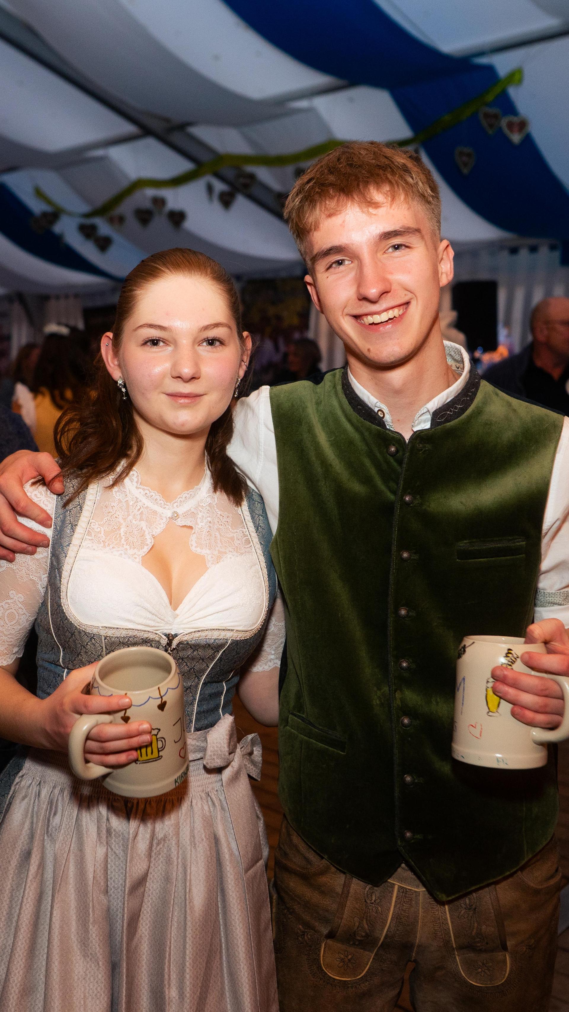 Auch am Sonntag habt ihr auf der Kirwa in Weiherhammer gefeiert. (Bild: Hannes Stock)