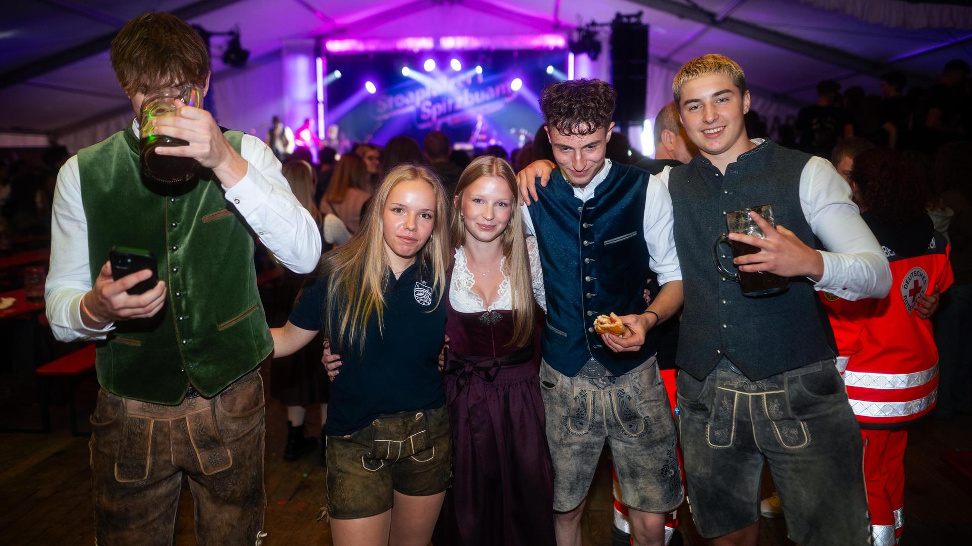 Wernberg feiert Kirwa, die Stoapfälzer Spitzbuam liefern die Musik zum Fest. (Bild: Hannes Stock)