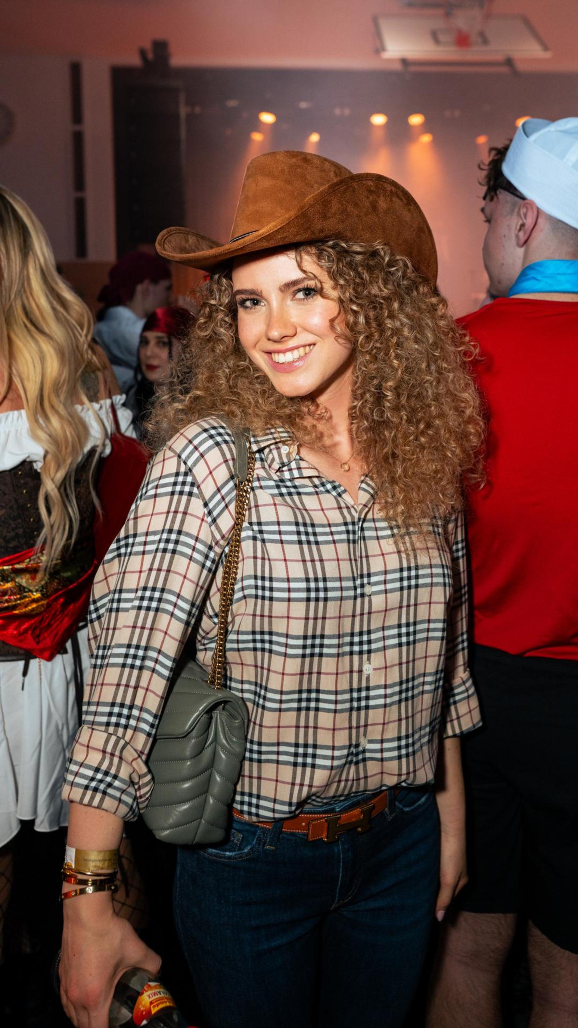 Am Sportlerball in Schirmitz gings mit Vollgas weiter im Faschingstreiben.  (Bild: Hannes Stock)