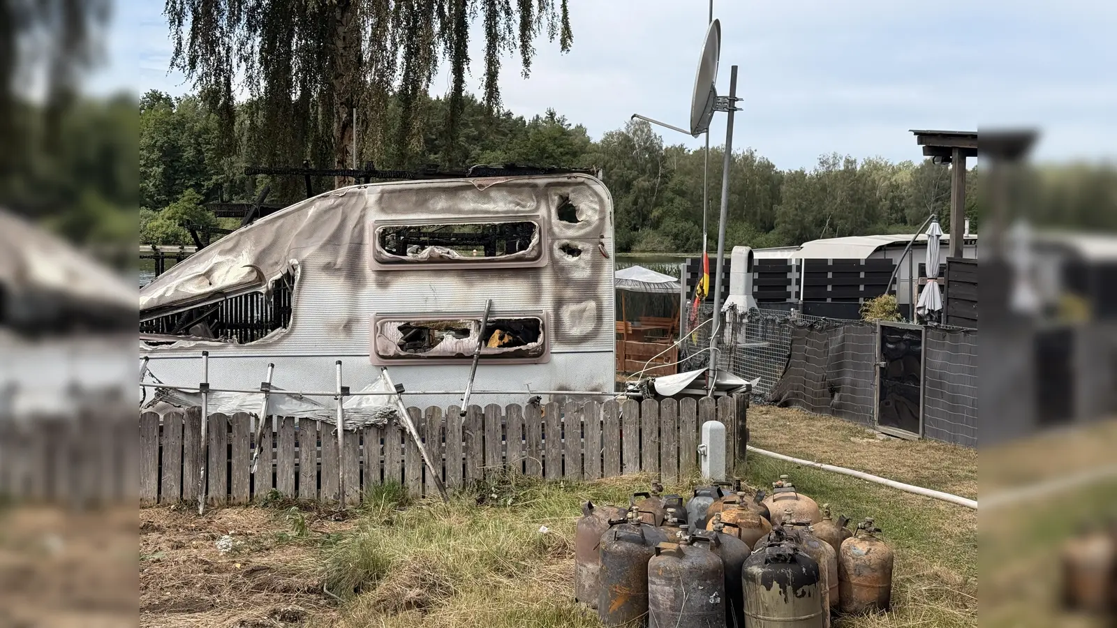 Der Brand auf dem Campingplatz „Hexenhäusl” zerstörte mehrere Wohnwagen. Die Ermittlungen gestalten sich schwierig.  (Bild: Gabi Schönberger)
