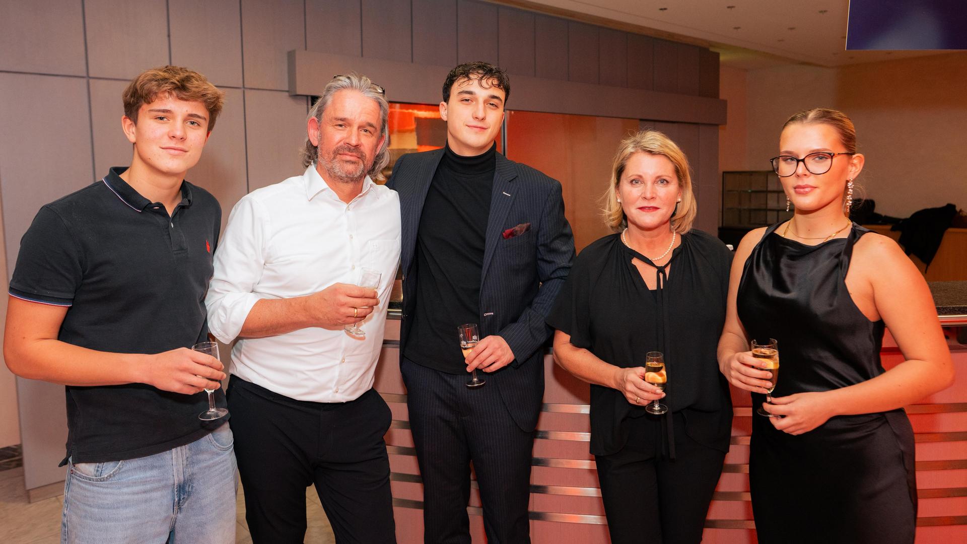 Am Samstag wurde es in der Weidener Max-Reger-Halle außergewöhnlich festlich. (Bild: Hannes Stock)