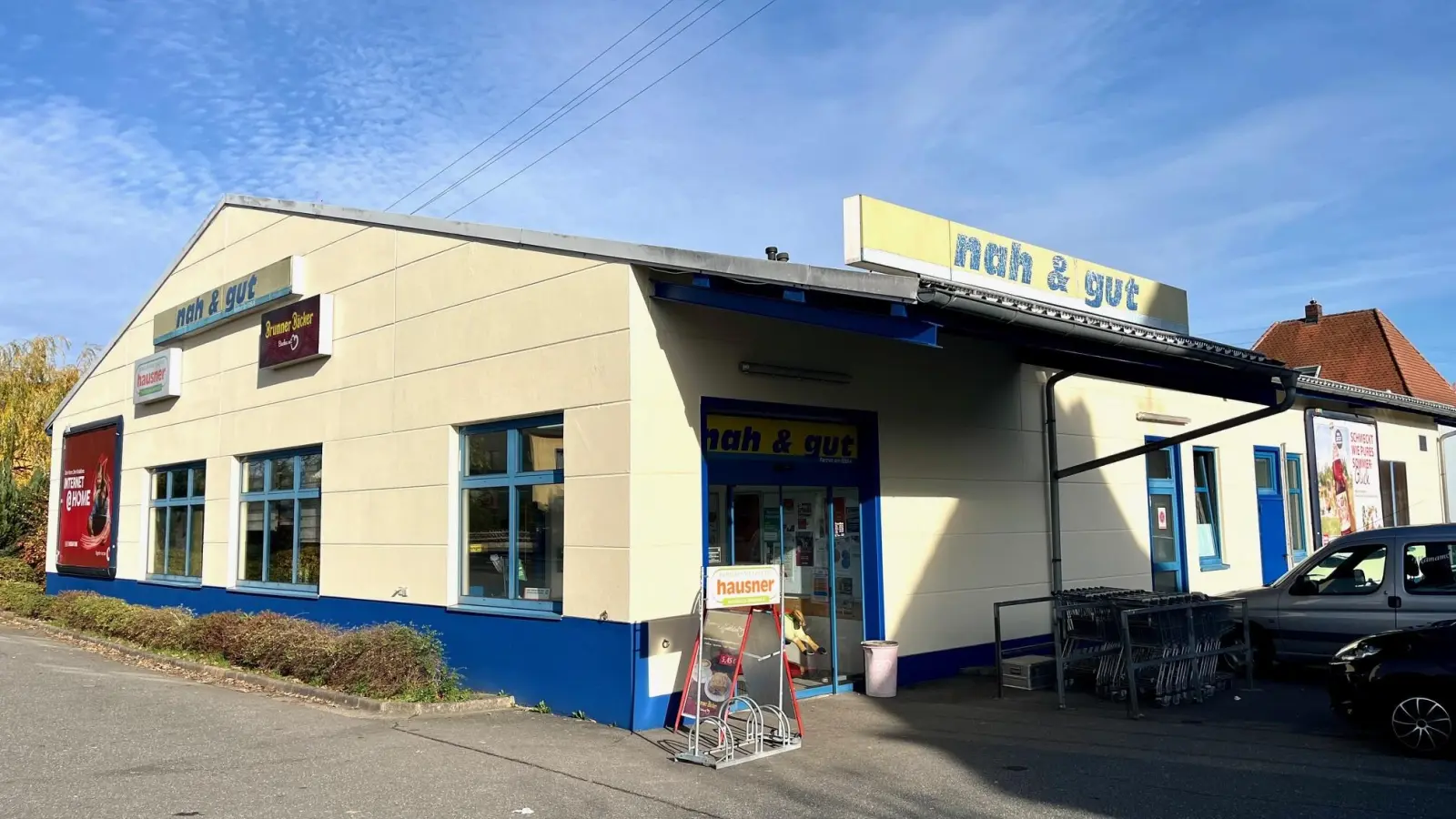 Der Verbrauchermarkt „Nah und Gut“ im Schwalbenweg in Rothenstadt schließt zum 31. Dezember. Im Zuge dessen schließen auch die Metzgerei Hausner und der Brunner Bäcker. (Bild: Gabi Schönberger)