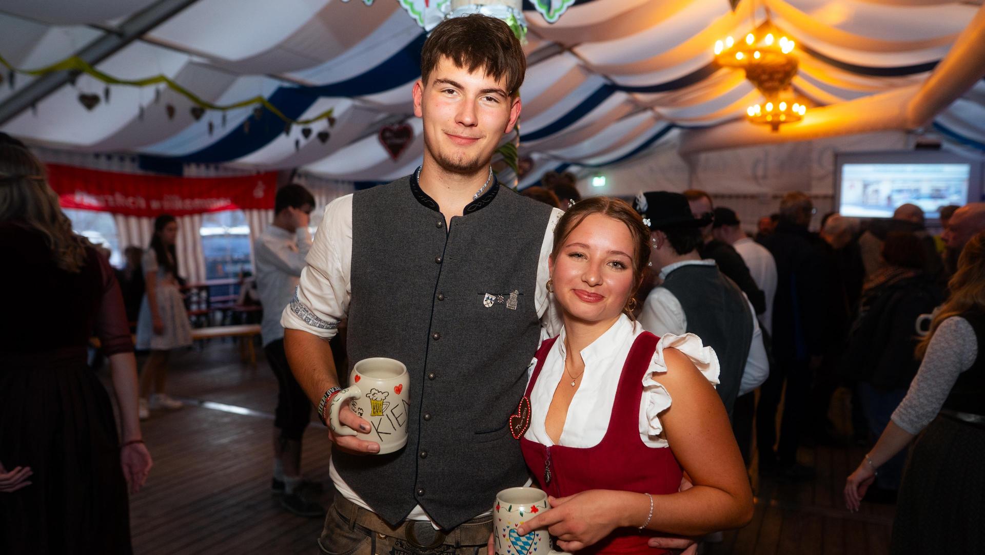 Auch am Sonntag habt ihr auf der Kirwa in Weiherhammer gefeiert. (Bild: Hannes Stock)