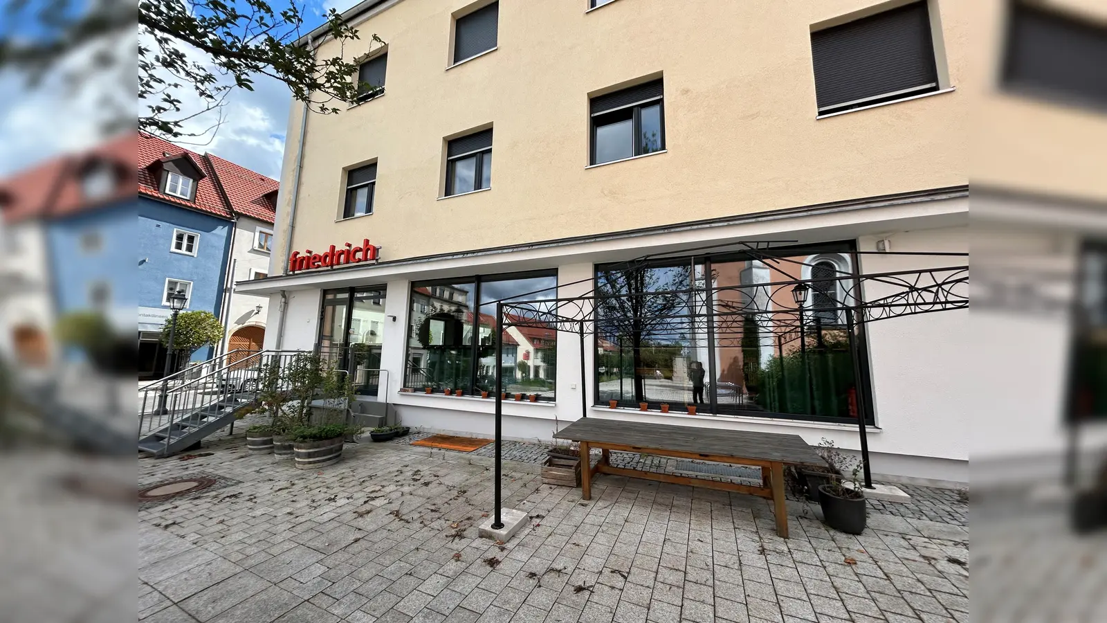 In das Friedrich in Vohenstrauß wird wieder Leben einkehren. Wenn die Umbauarbeiten nach Plan verlaufen, wird im November ein Asia-Restaurant eröffnen. (Bild: ck)
