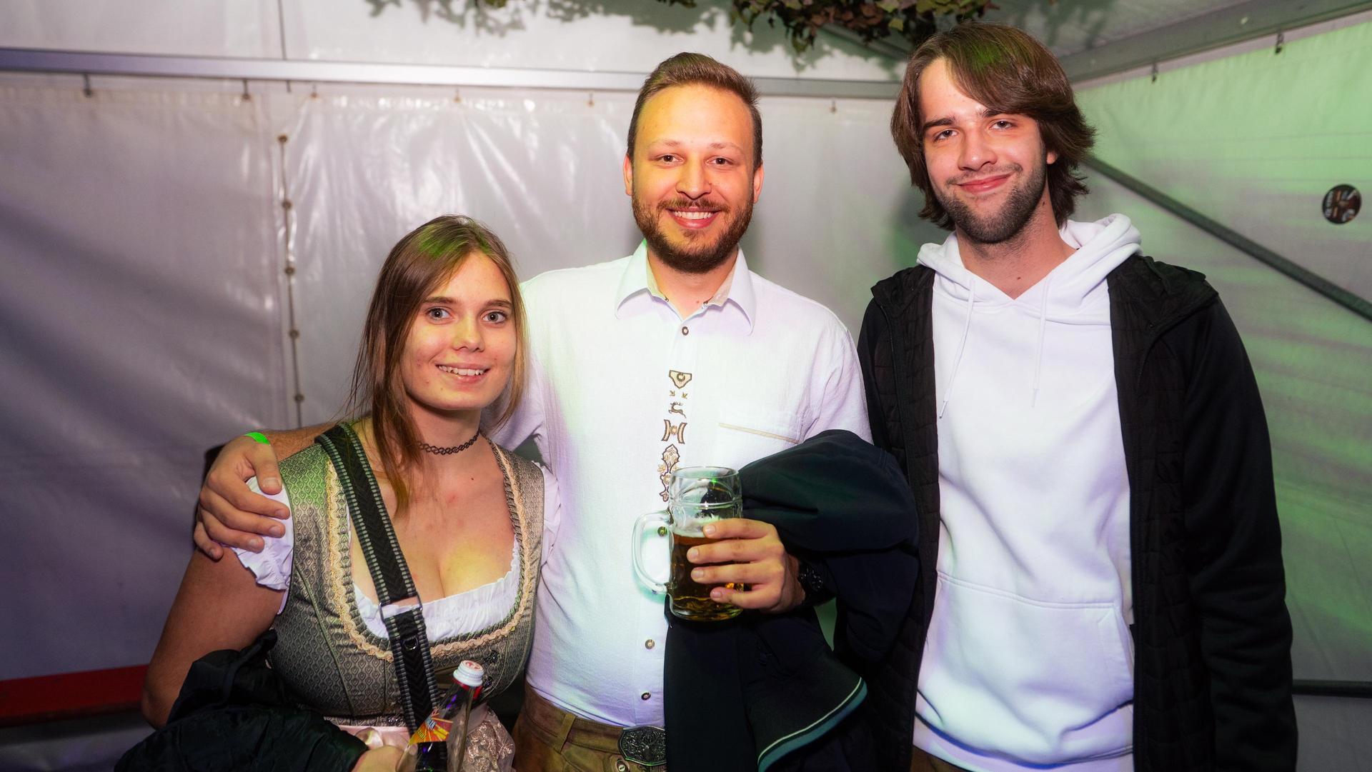 Alle Samstagsbilder der Kirwa in Weiherhammer. (Bild: Hannes Stock)