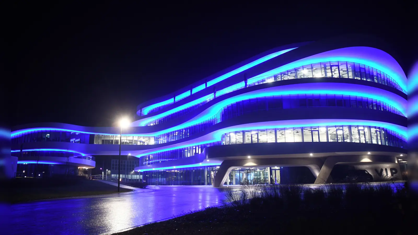 BHS Corrugated in Weiherhammer ist eine der Vorzeigefirmen der Oberpfalz. Wegen der schlechten gesamtwirtschaftlichen Lage plant nun offenbar aber auch das Unternehmen einen Stellenabbau. (Archivbild: Gabi Schönberger)