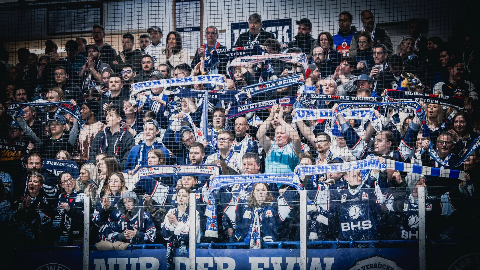 Bislang wurden 1255 Dauerkarten für die Heimspiele der Blue Devils Weiden verkauft. (Archivbild: Tobias Neubert)