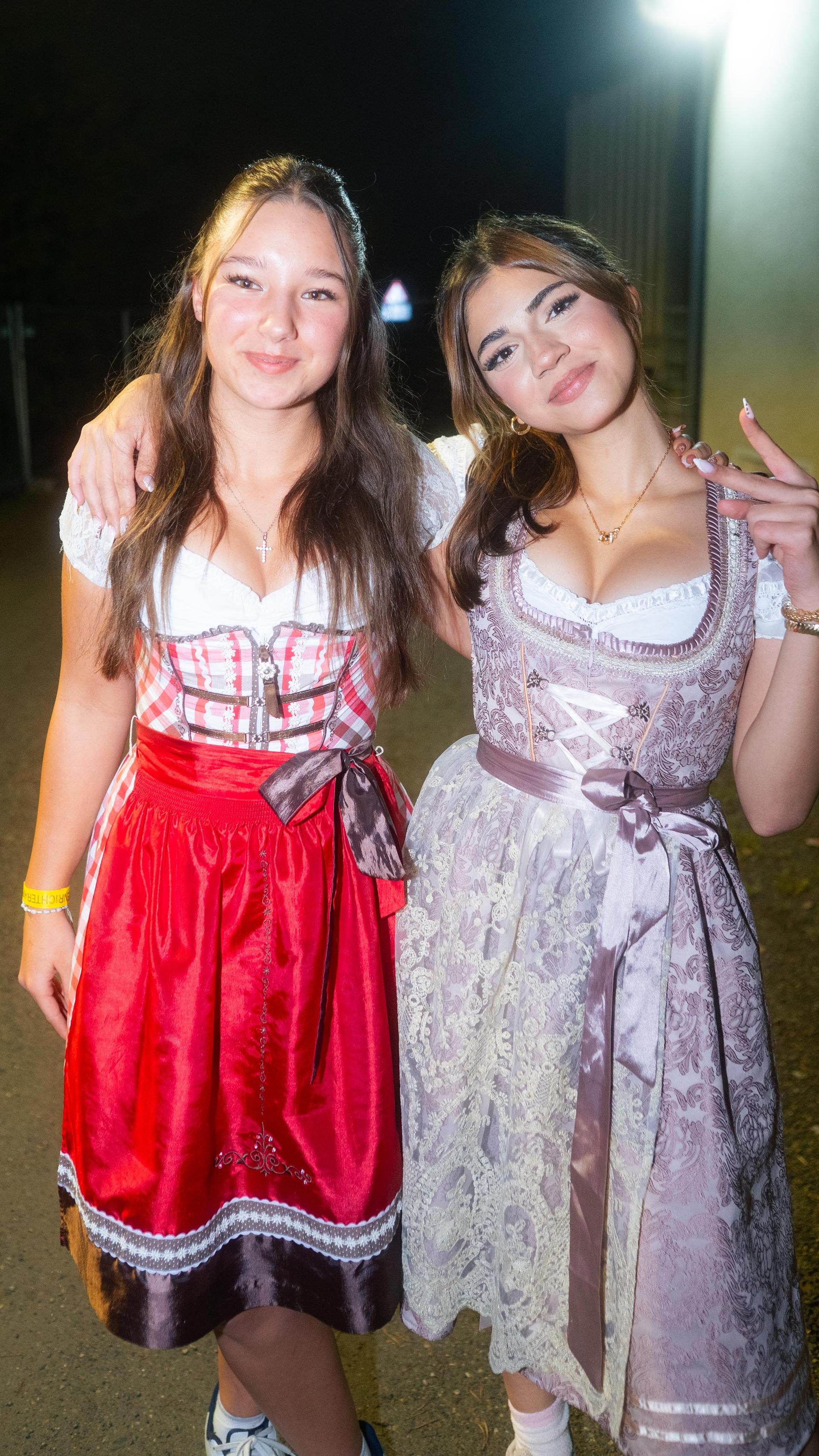 Beim Kirwa-Special der Etzenrichter Kirwa sorgte die Band „RUNDUMADUM” für Stimmung.  (Bild: Hannes Stock)