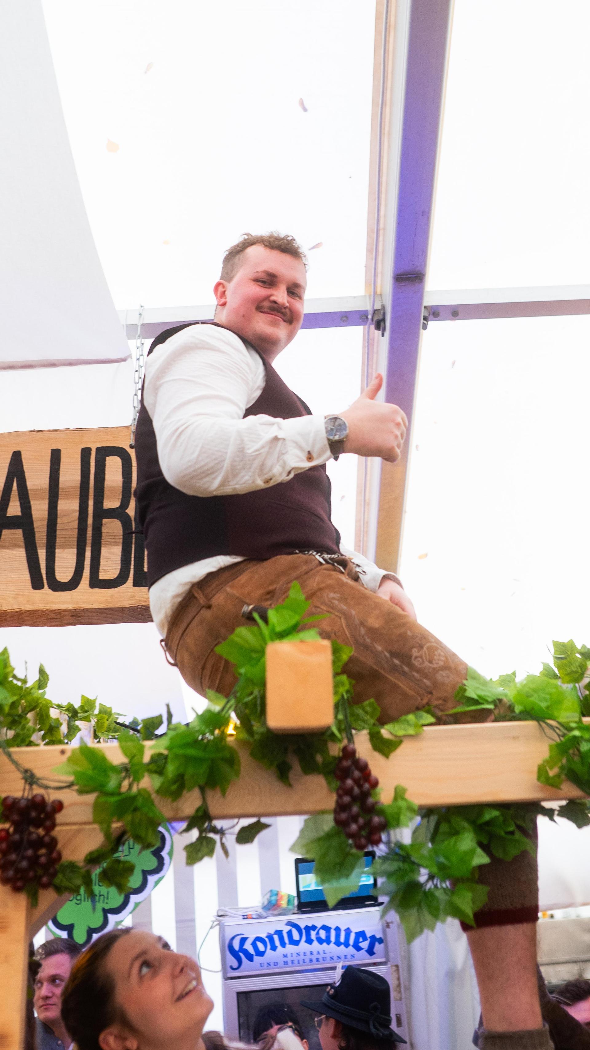 Auch am Sonntag habt ihr auf der Kirwa in Weiherhammer gefeiert. (Bild: Hannes Stock)