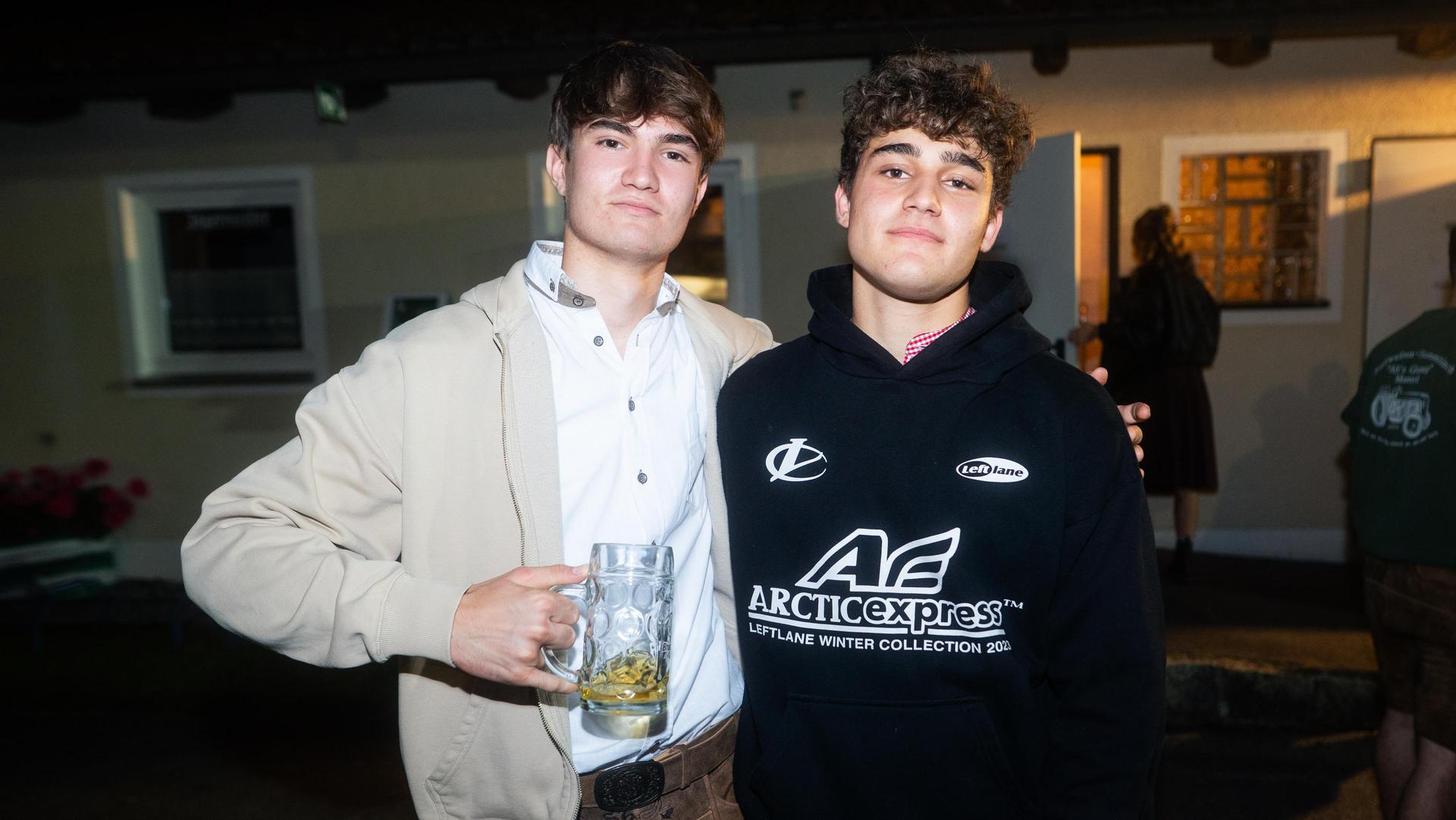 Beim Kirwa-Special der Etzenrichter Kirwa sorgte die Band „RUNDUMADUM” für Stimmung.  (Bild: Hannes Stock)