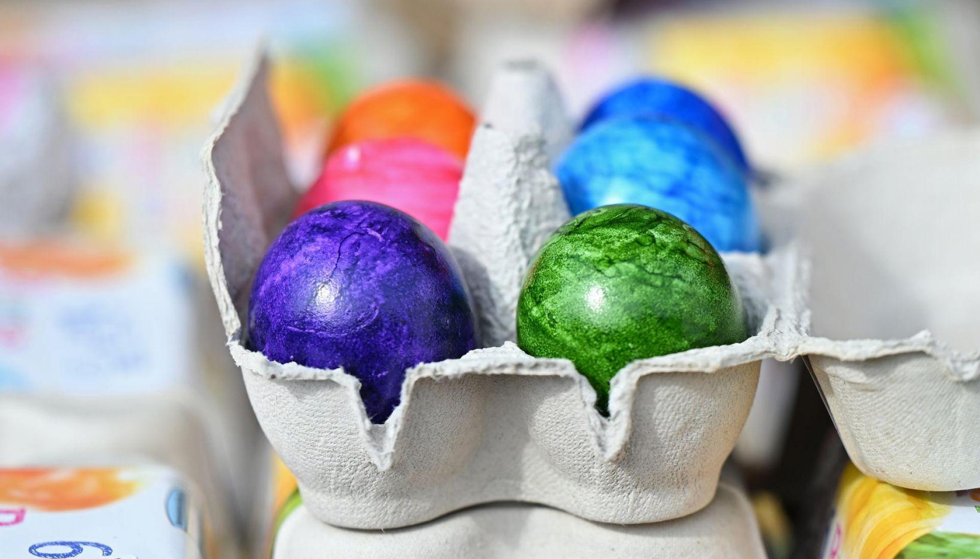 Vor Ostern sind in Deutschland die Eier knapp. (Symbolbild) (Bild: Jennifer Brückner/dpa)