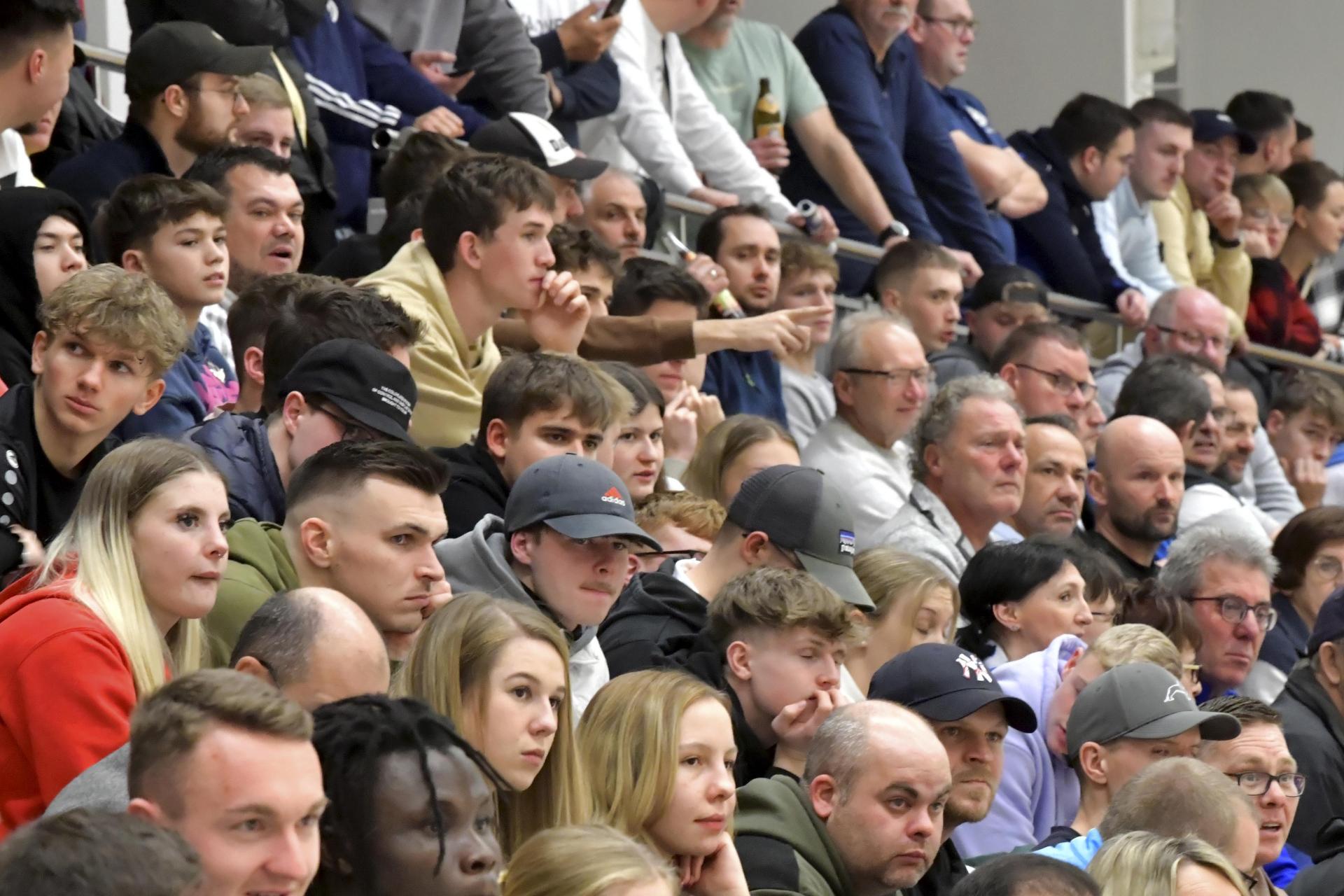 Das top-besetzte Hallenturnier in Auerbach wird am Samstag wieder viele Fußballfans aus der Region anlocken. (Archivbild: Hubert Ziegler)