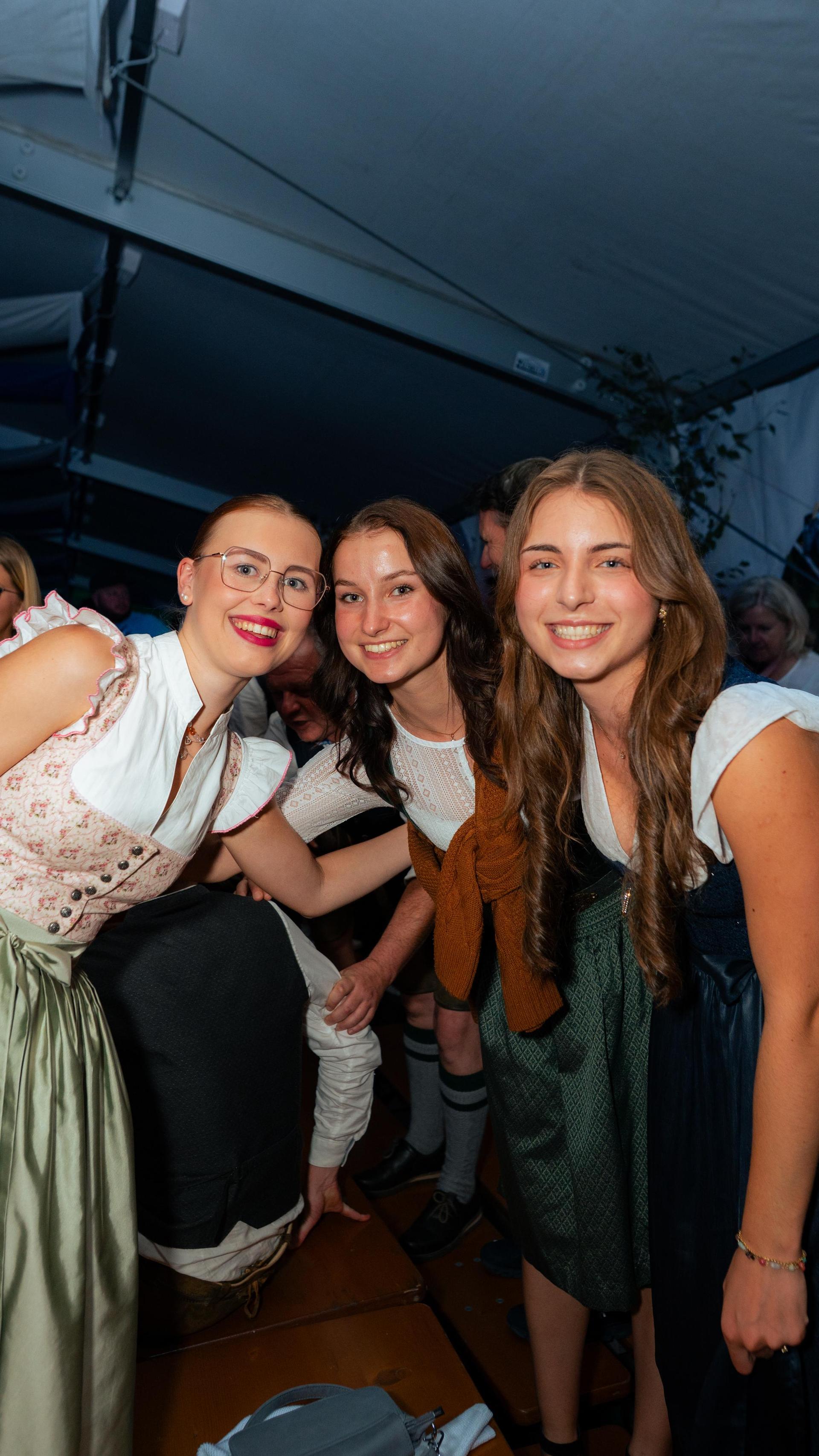 Sonntagabend auf der Pfreimder Kirwa. (Bild: Hannes Stock)