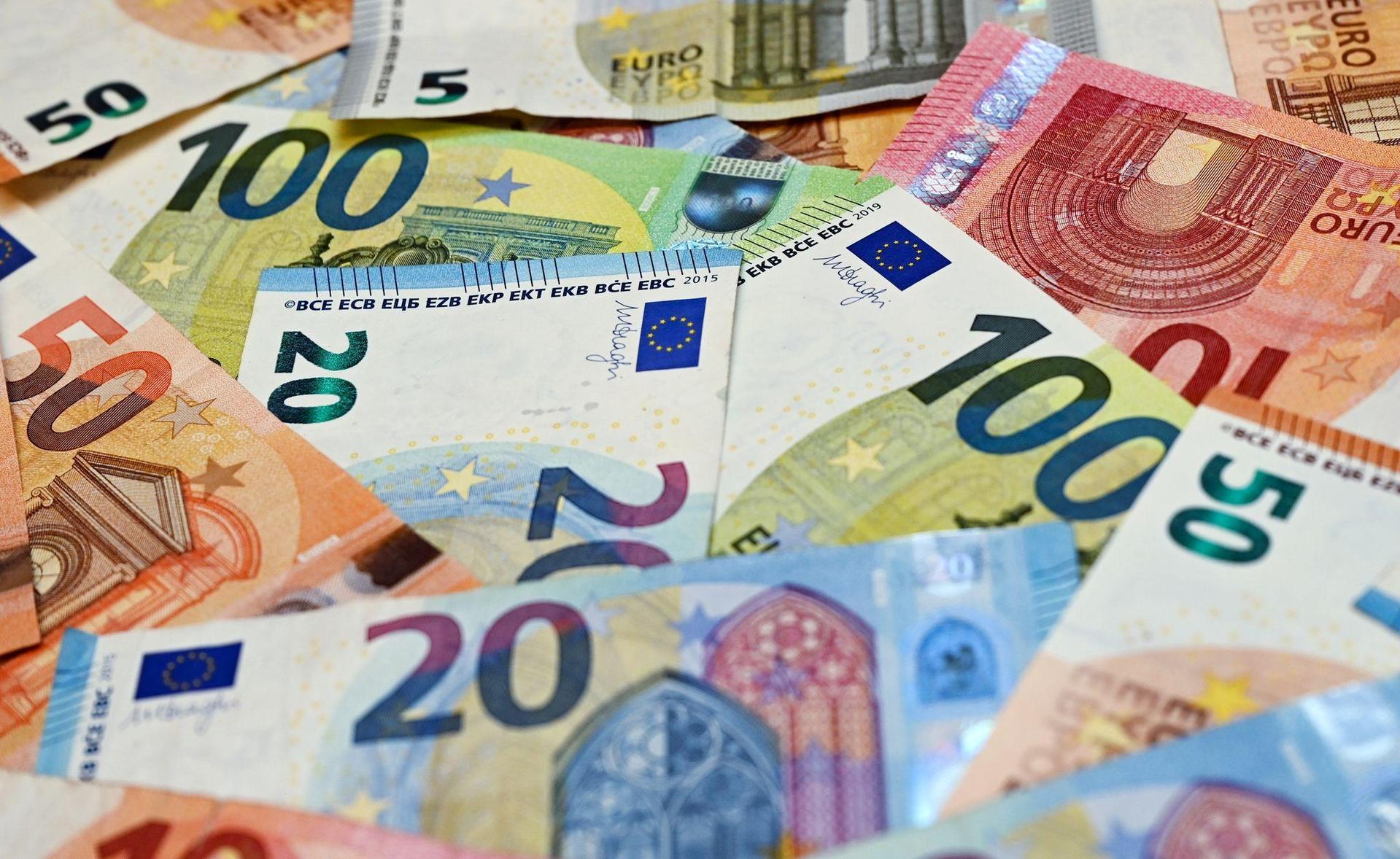 Jeweils 10.000 Euro gehen nach Amberg, Grafenwöhr und Sulzbach-Rosenberg. (Symbolbild: Patrick Pleul/dpa-Zentralbild/dpa/Illustration)