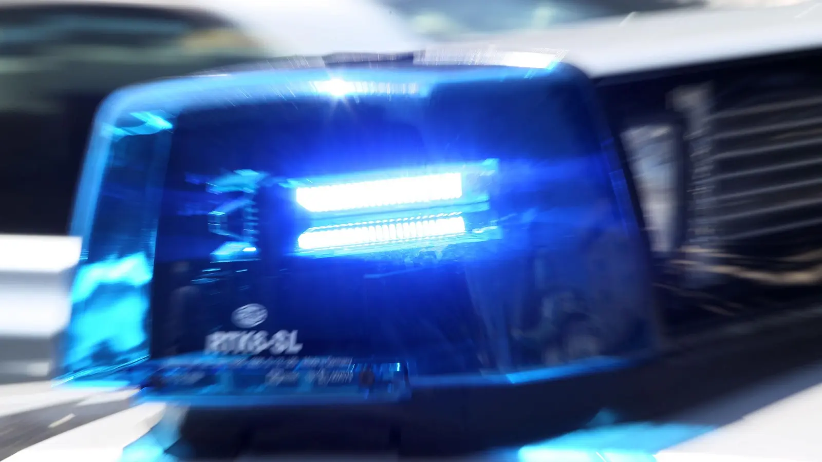 Einen Autofahrer unter Alkohol- und Drogeneinfluss stoppte die Polizei in Arzberg. (Symbolbild: Stephan Jansen/dpa)