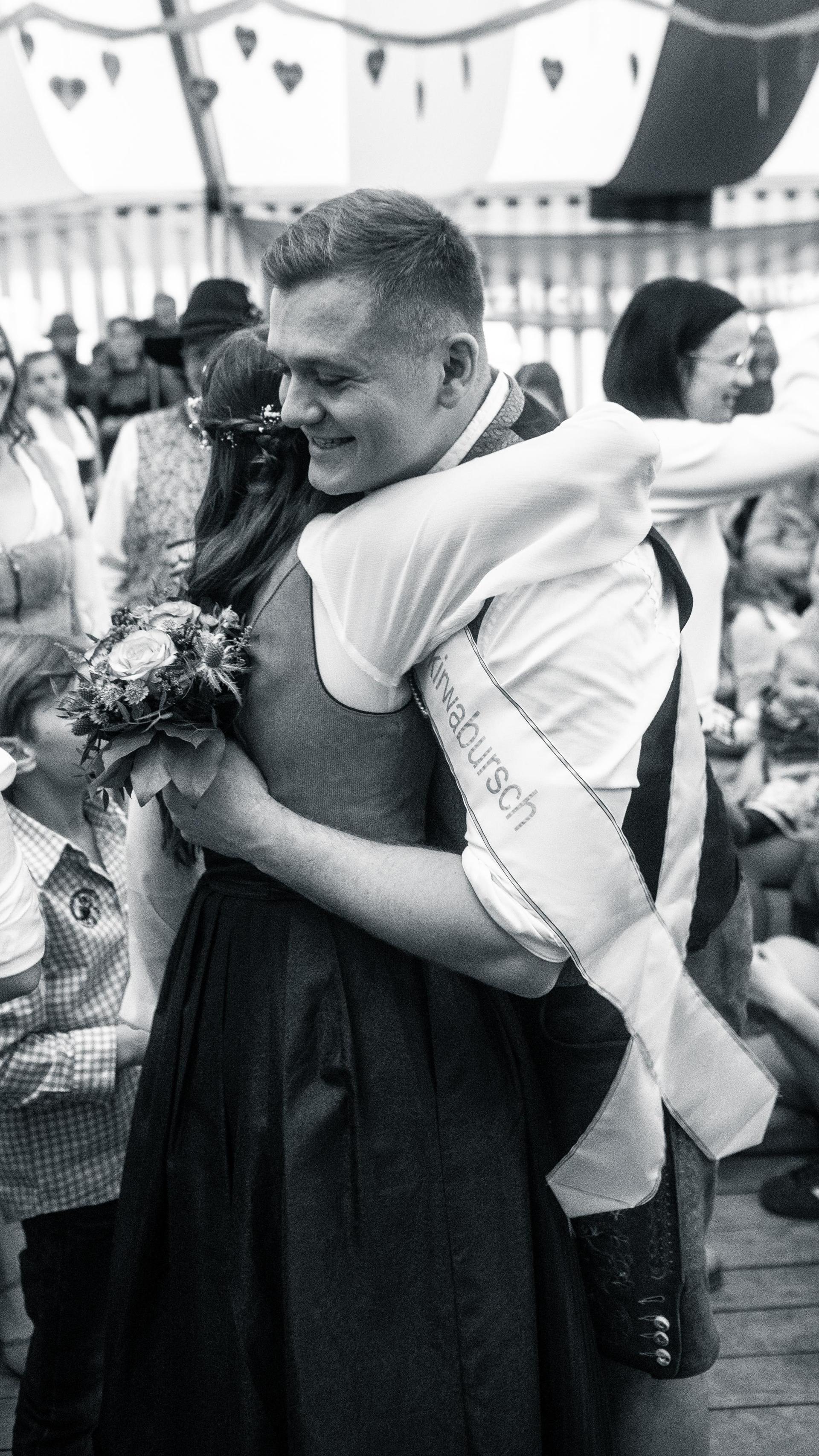 Auch am Sonntag habt ihr auf der Kirwa in Weiherhammer gefeiert. (Bild: Hannes Stock)