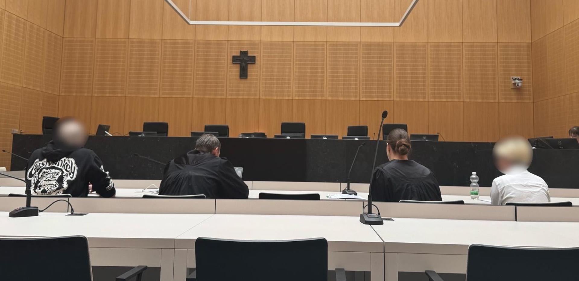 Vor dem Landgericht Weiden musste sich ein Ex-Paar aus Tirschenreuth wegen bewaffneten Drogenhandels verantworten. (Bild: Stefanie Tretter)