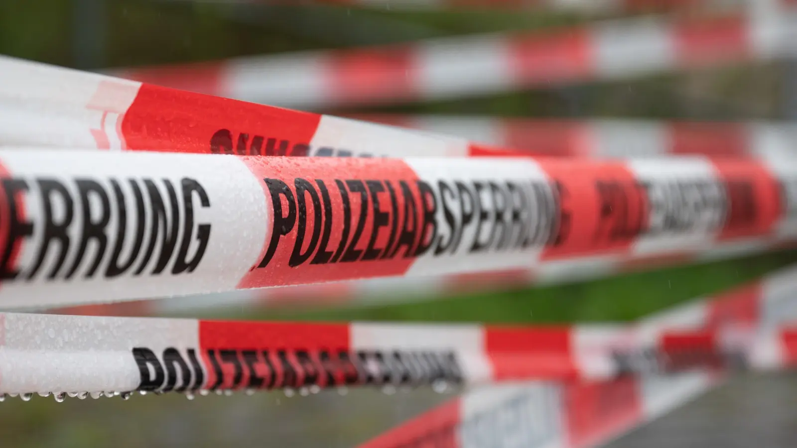 Ein Geisterfahrer war am Mittwochabend auf der A 93 bei Regensburg unterwegs. Die Polizei sucht Zeugen.  (Symbolbild: Sebastian Kahnert)