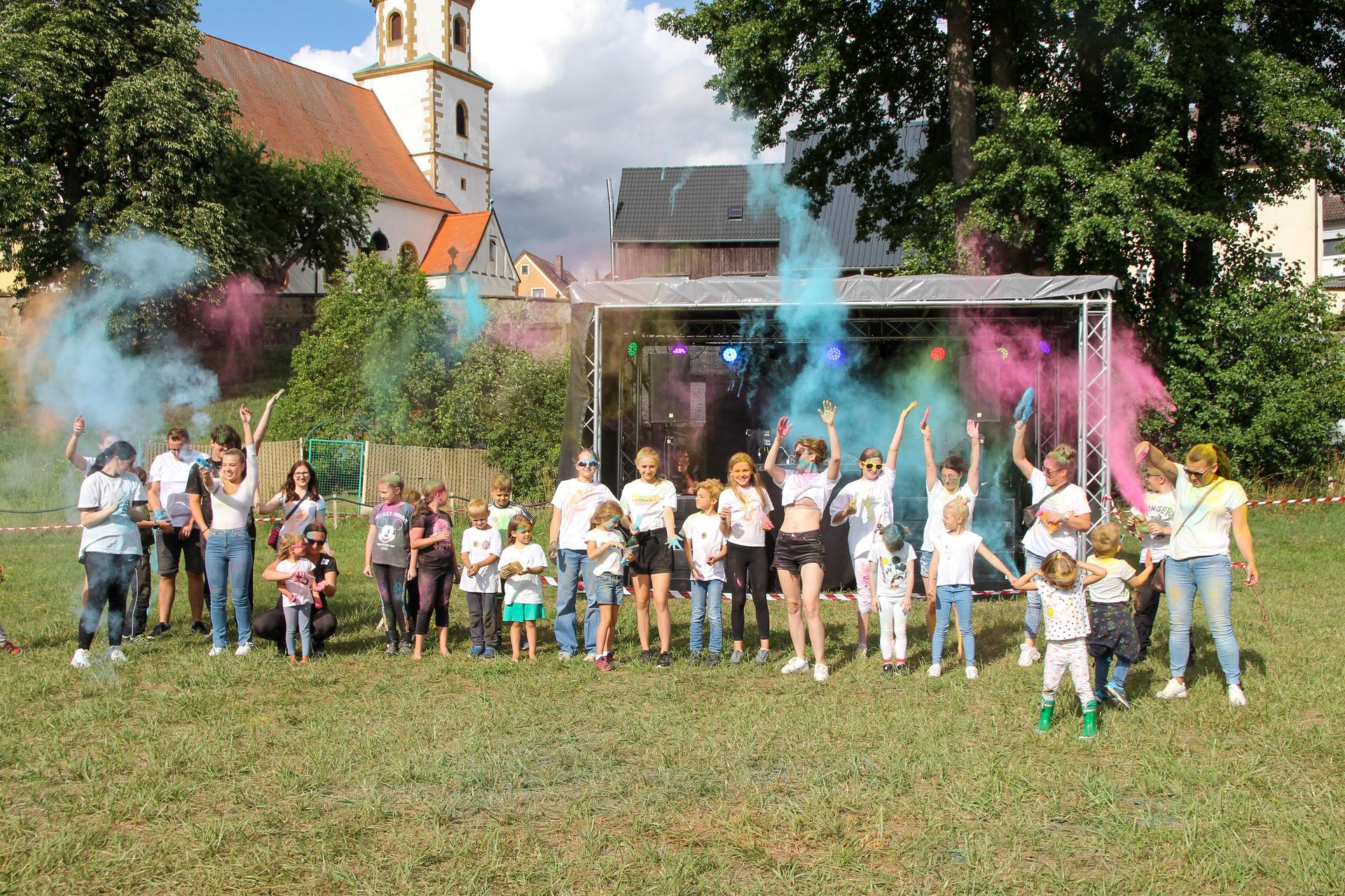 So war das Holi-Festival in Mantel. (Bild: Lea Stecher)