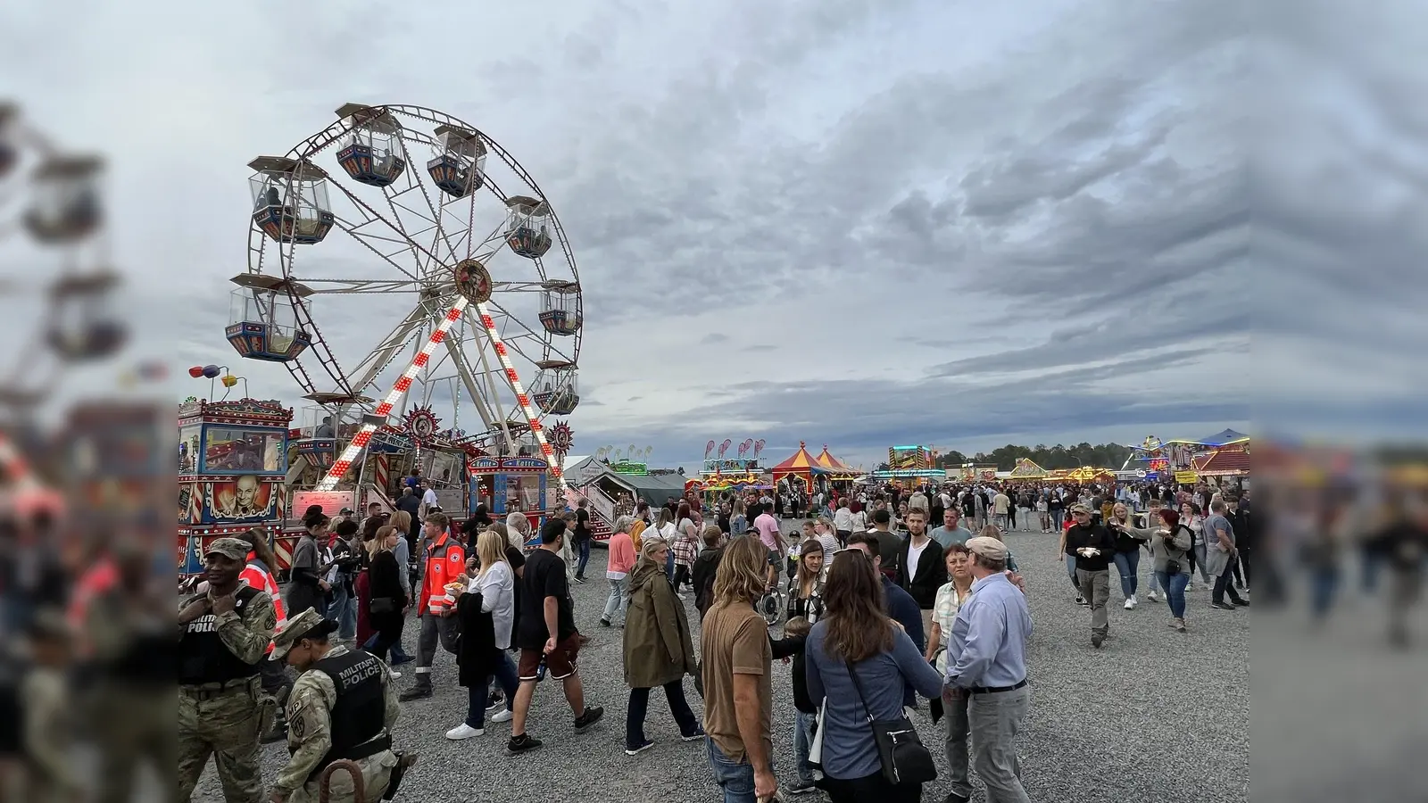 Das Deutsch-Amerikanische Volksfest lockt immer am ersten August-Wochenende die Massen auf den Truppenübungsplatz Grafenwöhr. (Symbolbild: US-Armee Garnision Bavaria)