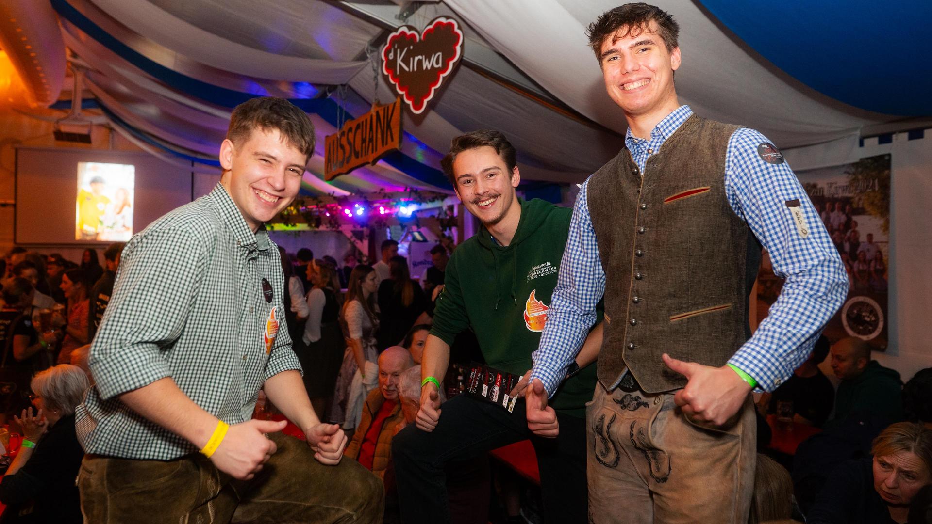 Alle Samstagsbilder der Kirwa in Weiherhammer. (Bild: Hannes Stock)