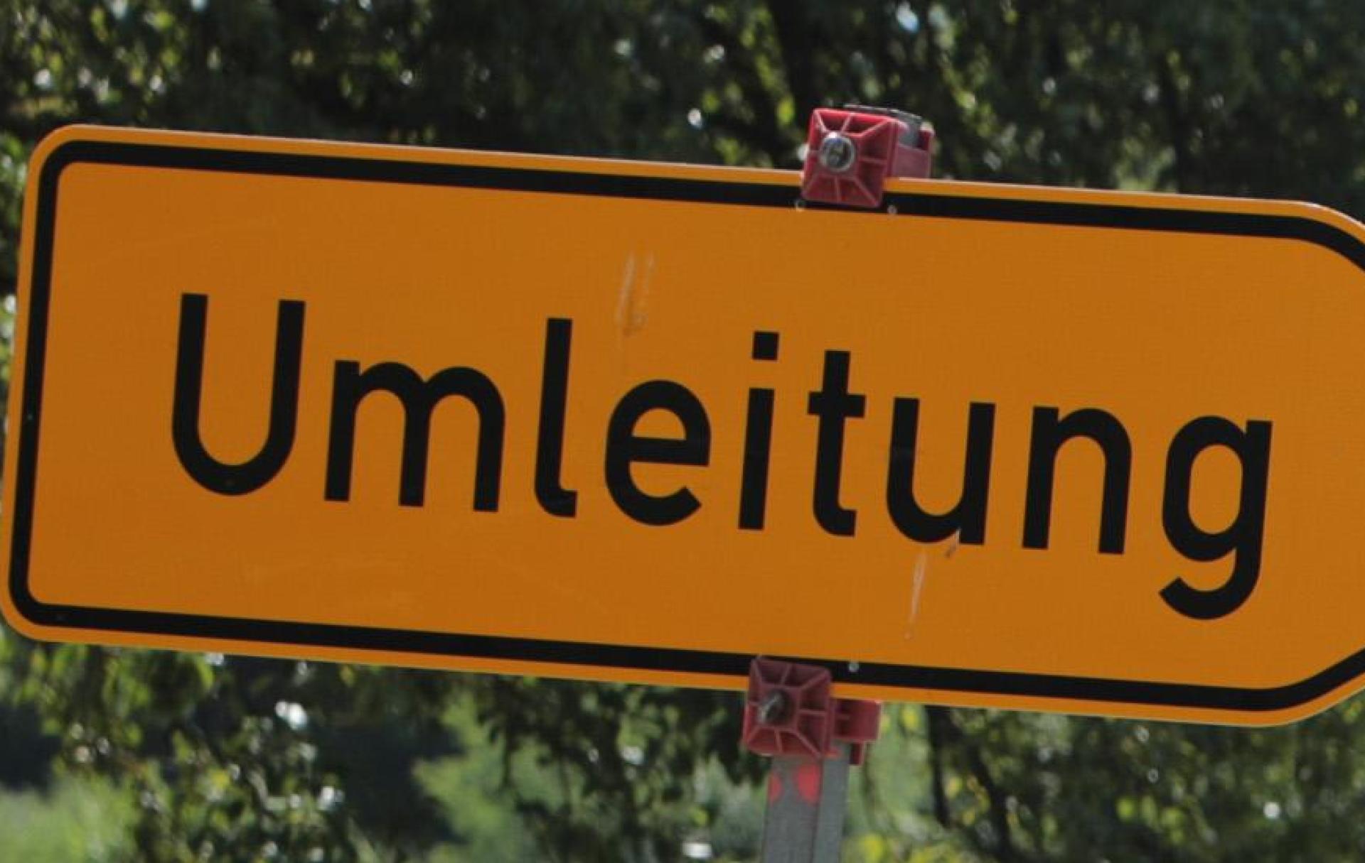 Radweg entlang der Vilstalstraße bei Lengenfeld gesperrt. Sperrung, Umleitung,  (Bild: Wolfgang Steinbacher)