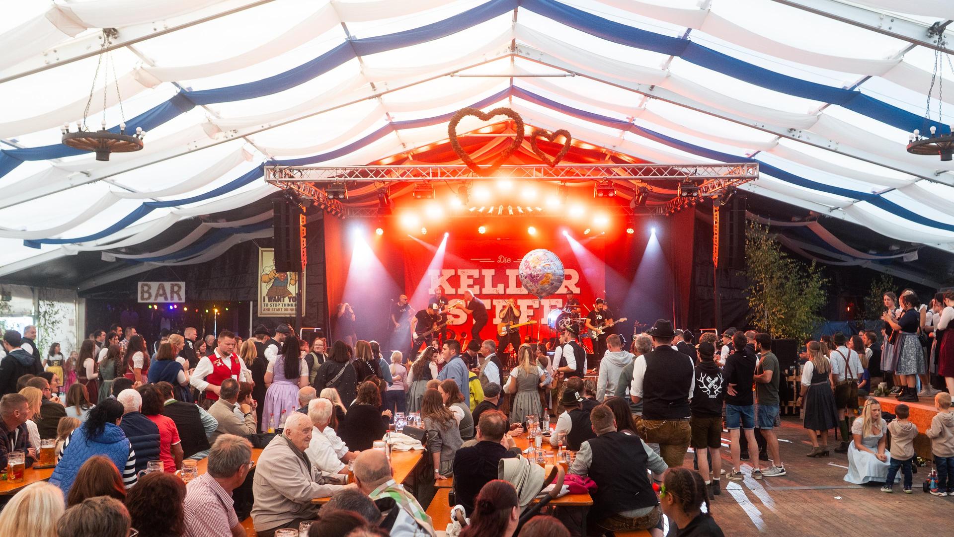 Am Sonntagabend bebte das Kirwa-Festzelt in Pfreimd. (Bild: Hannes Stock)