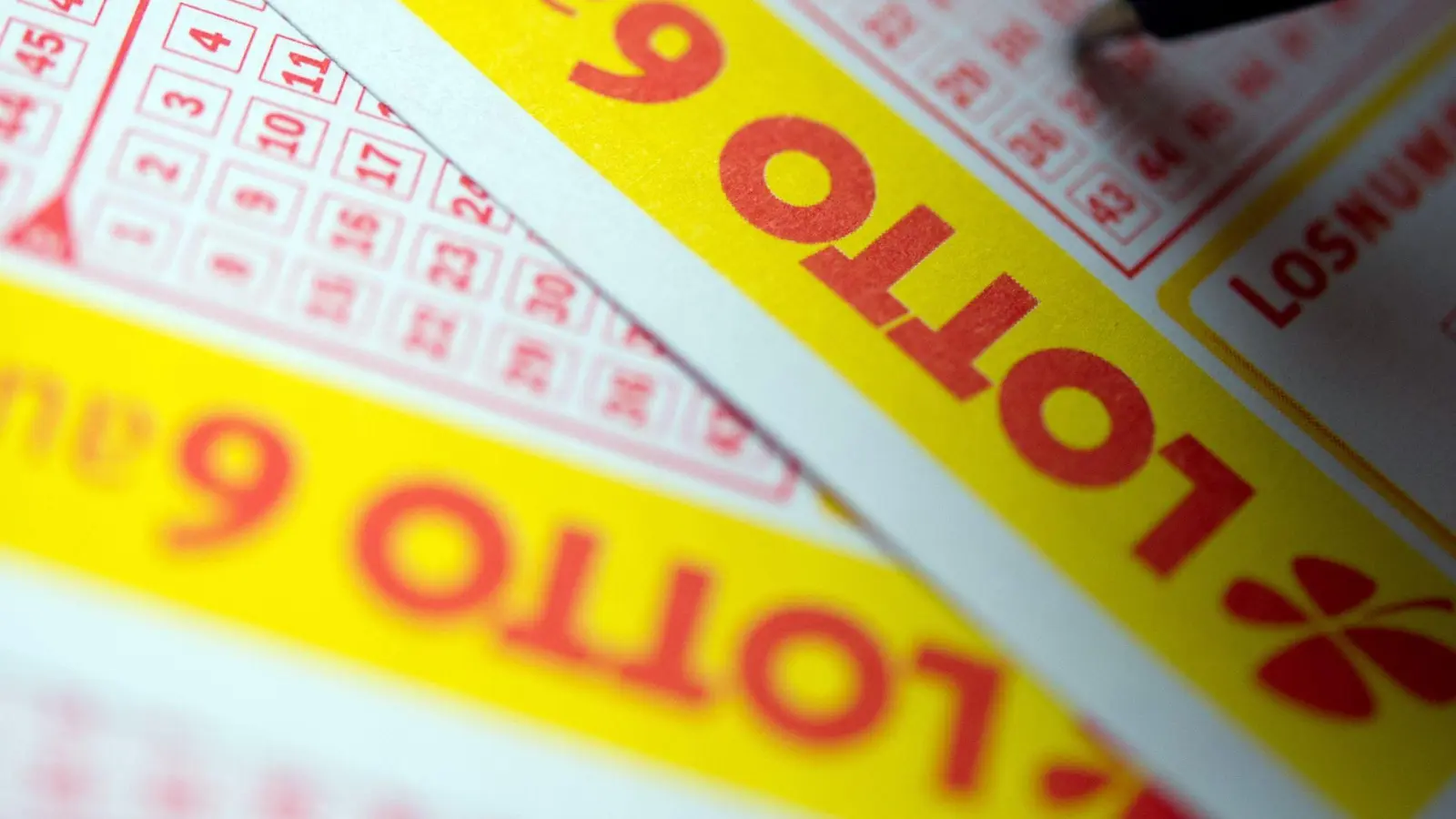 Wieder ein Großgewinn für die Oberpfalz! Die Gewinnklasse 2 fällt beim „Eurojackpot“ vom Dienstag, 21. Juli in den Regierungsbezirk.  (Symbolbild: Inga Kjer/dpa)
