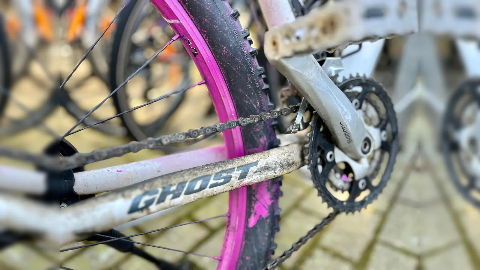 Dieses Rad der Marke Ghost hat schon bessere Zeiten gesehen - genau wie der Hersteller selbst auch. Nun folgt die nächste schlechte Nachricht. (Bild: Gabi Schönberger)