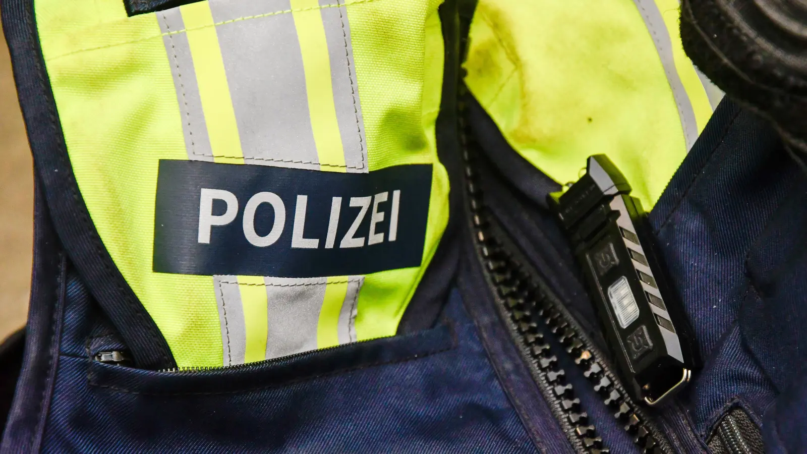 Die Polizei Eschenbach ermittelt in zwei Fällen von Sachbeschädigung. Ein Auto sowie zwei Holzbänke wurden beschädigt.  (Symbolbild: Petra Hartl)